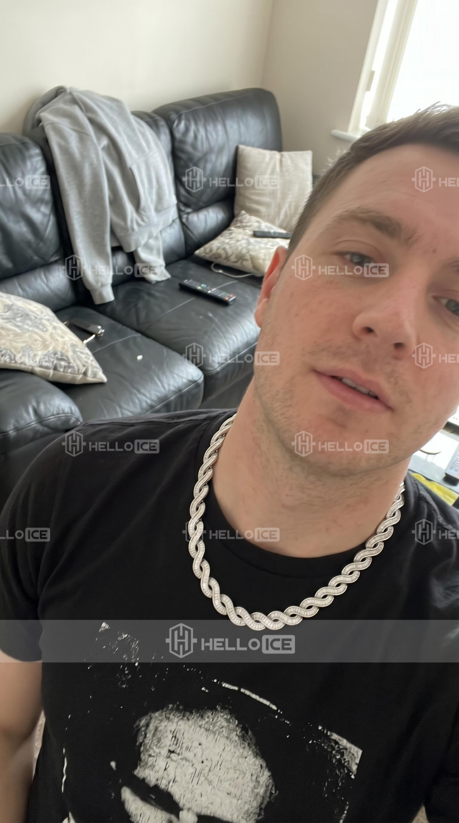 Helloice Review Image