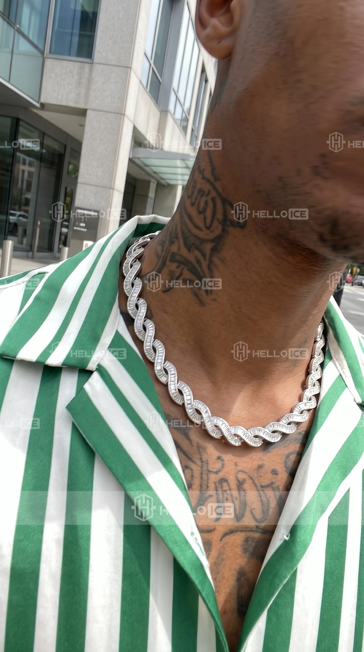 Helloice Review Image