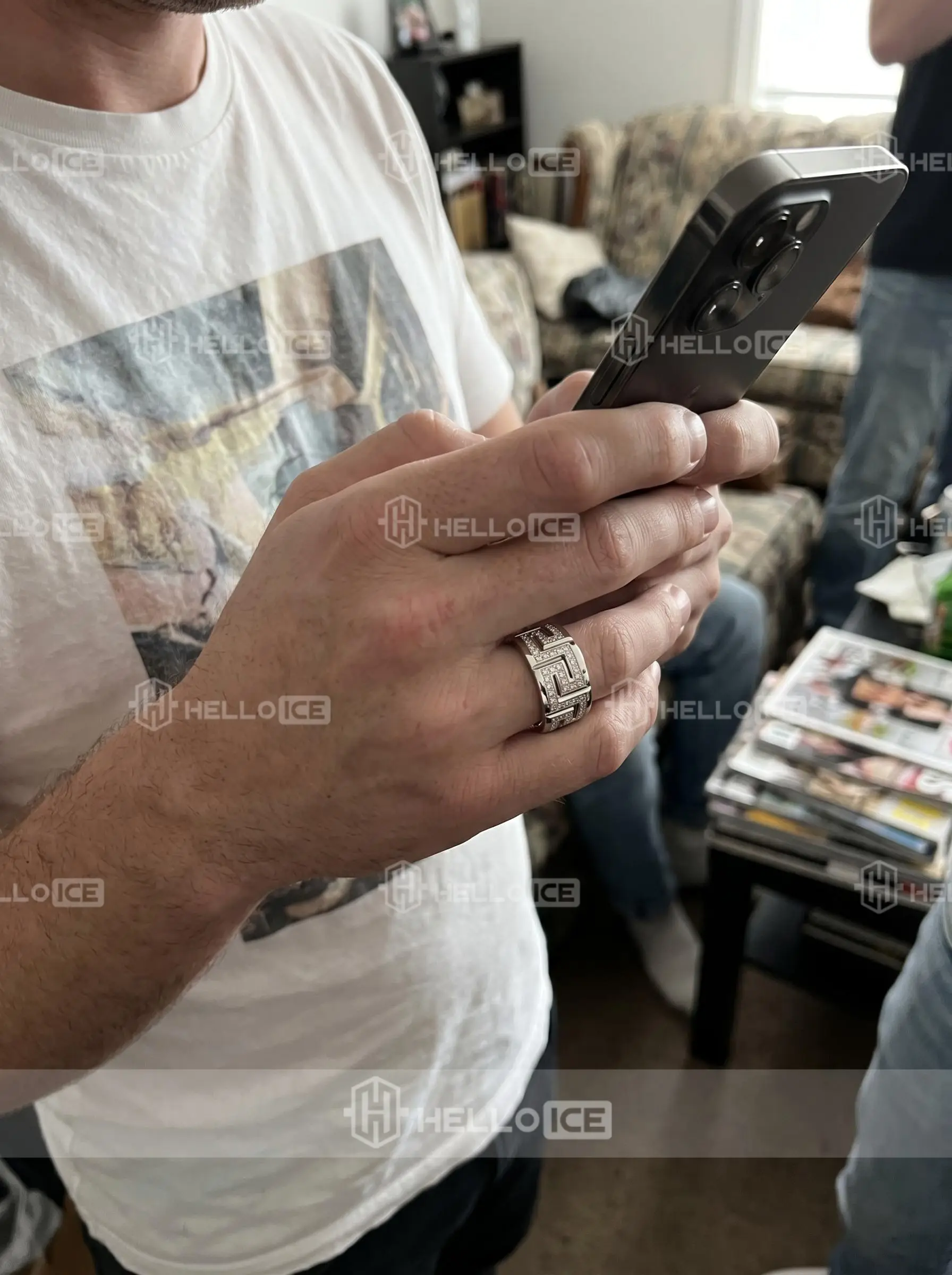 Helloice Review Image