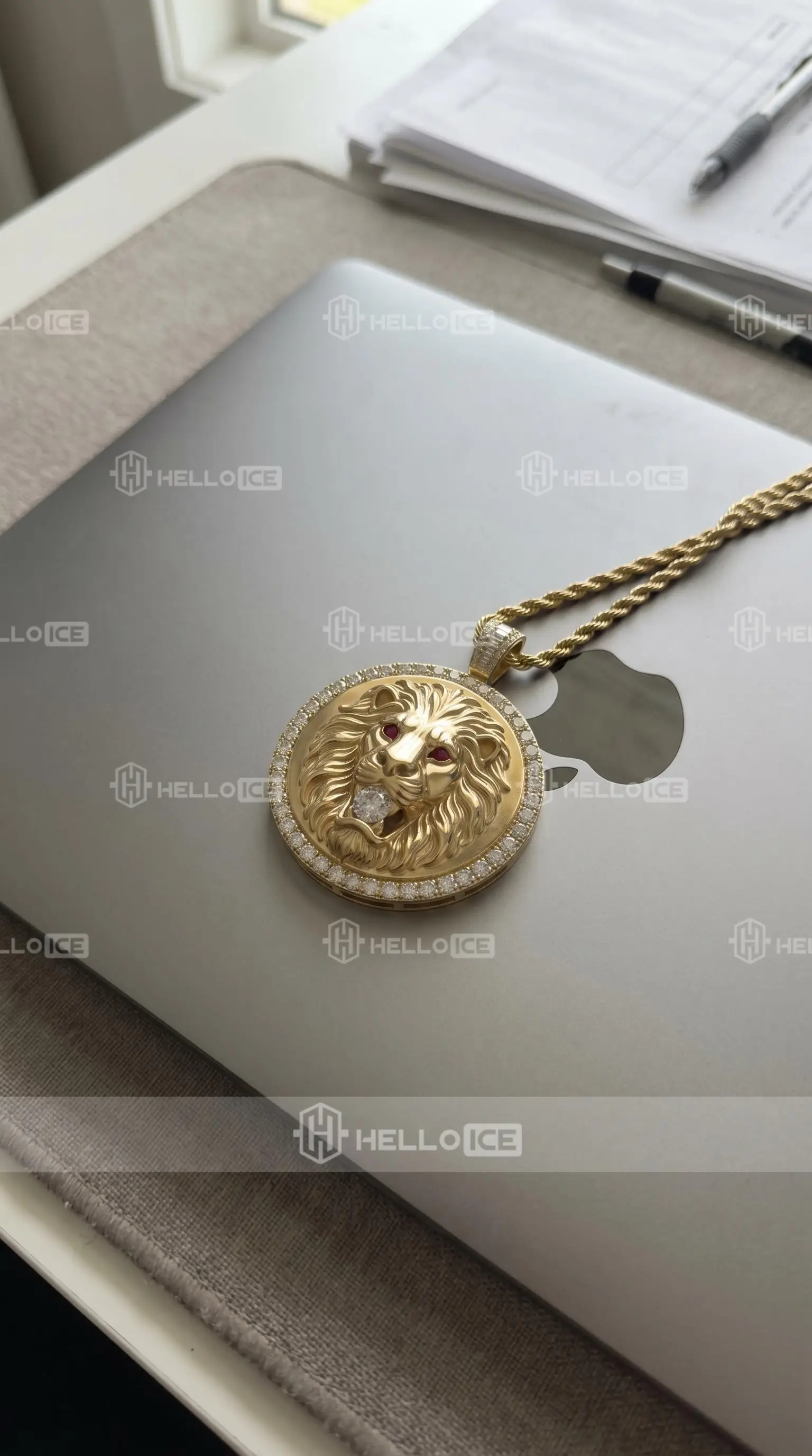 Helloice Review Image