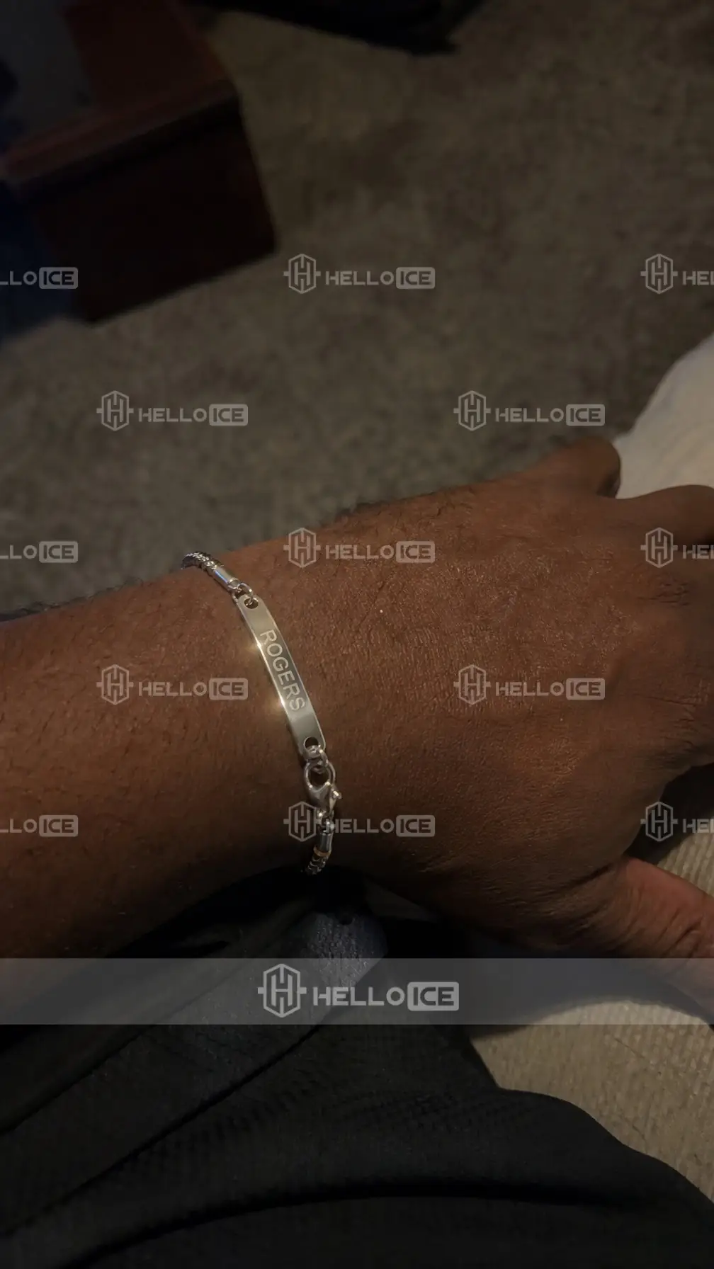 Helloice Review Image