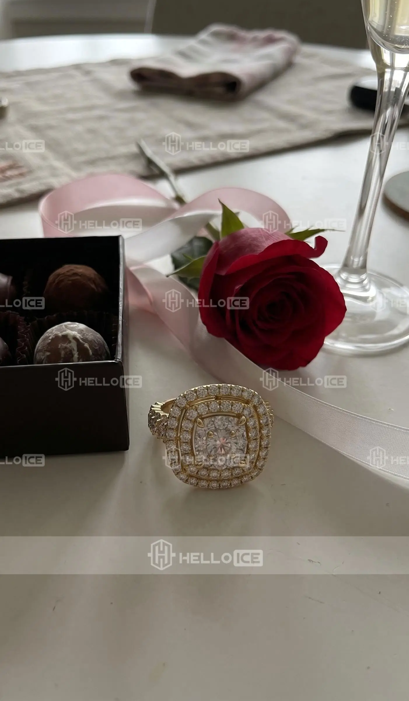 Helloice Review Image
