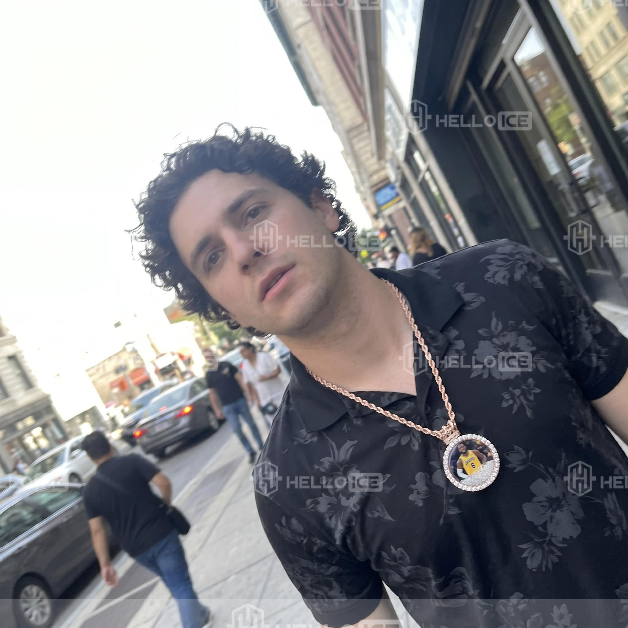 Helloice Review Image