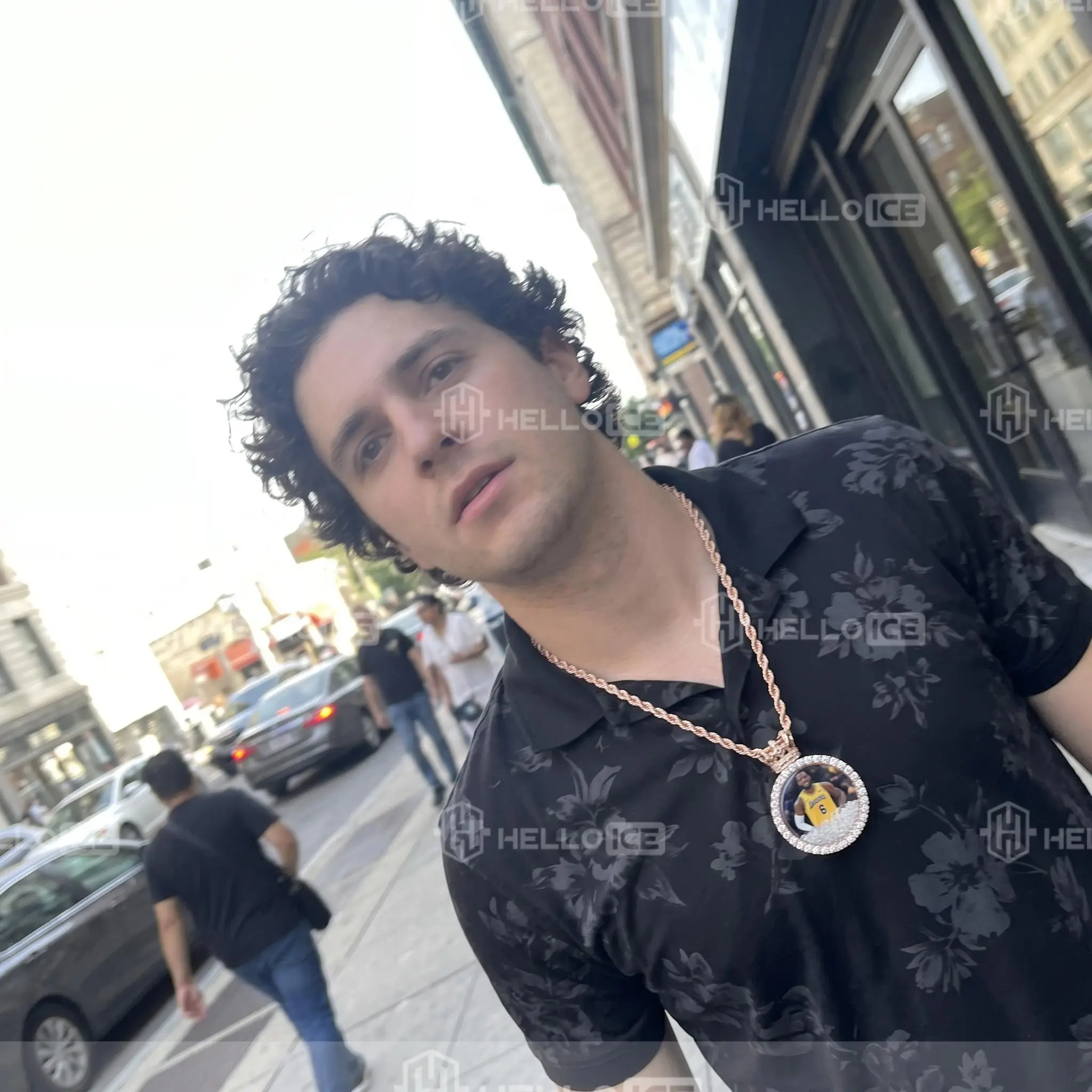Helloice Review Image