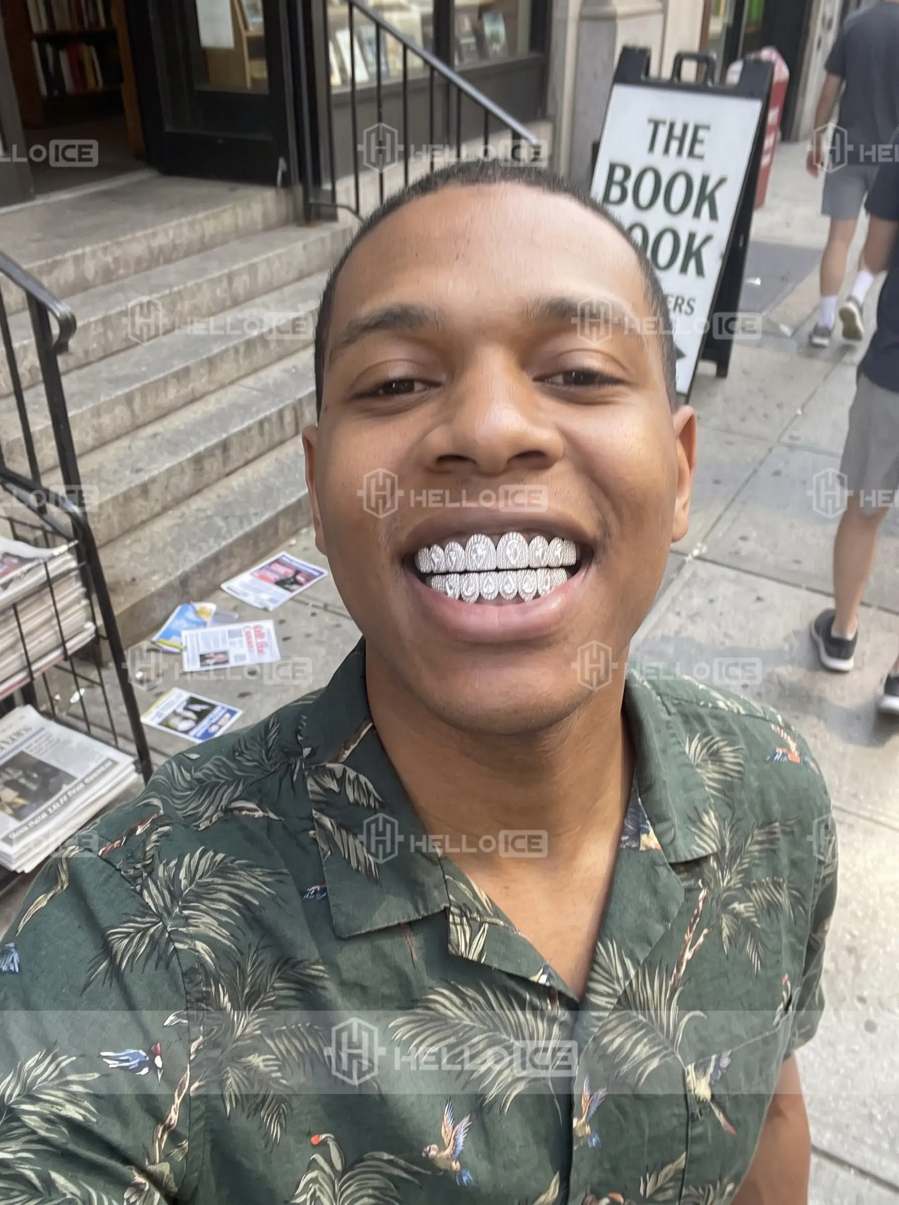 Helloice Review Image