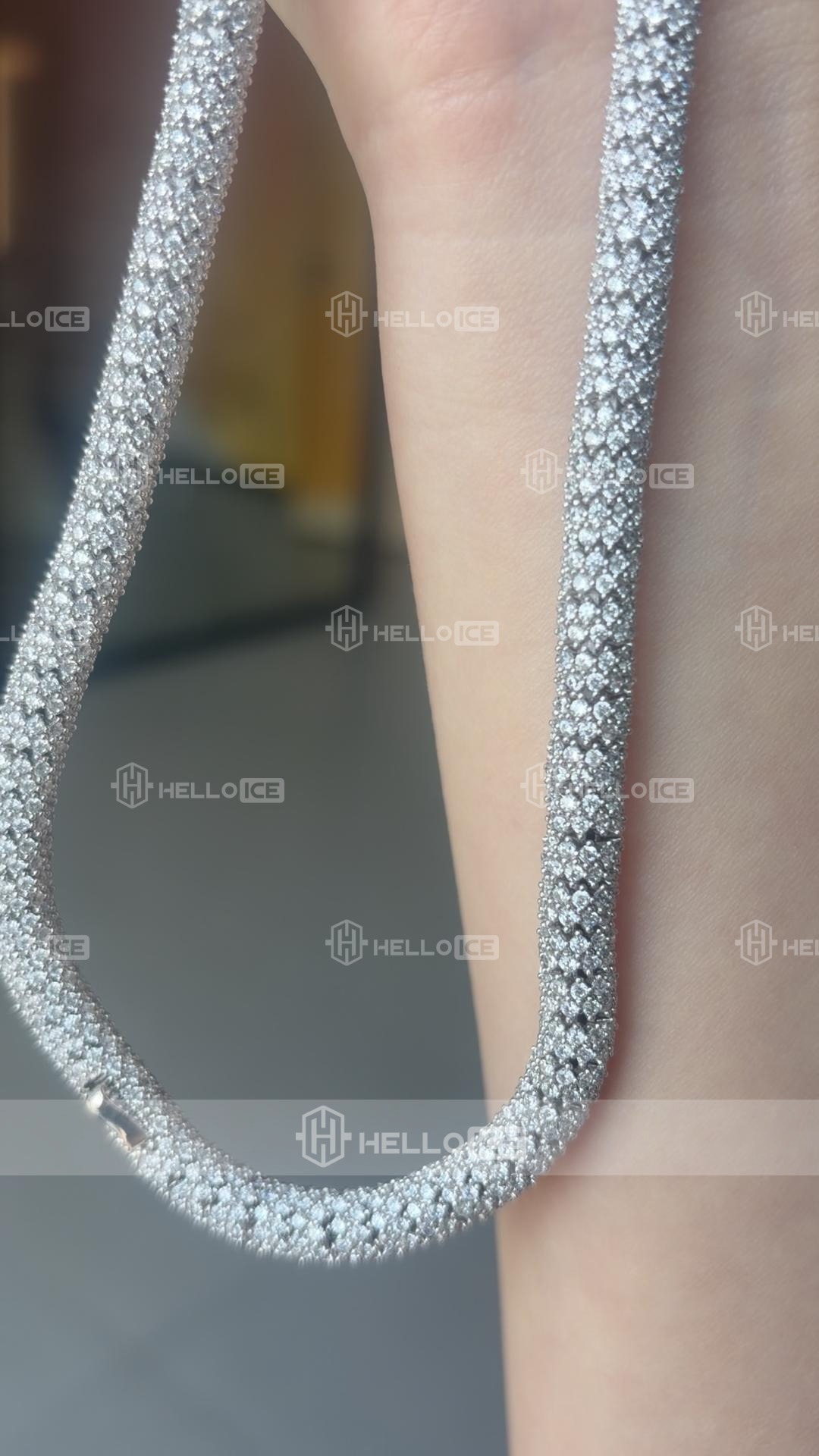 Helloice Review Image