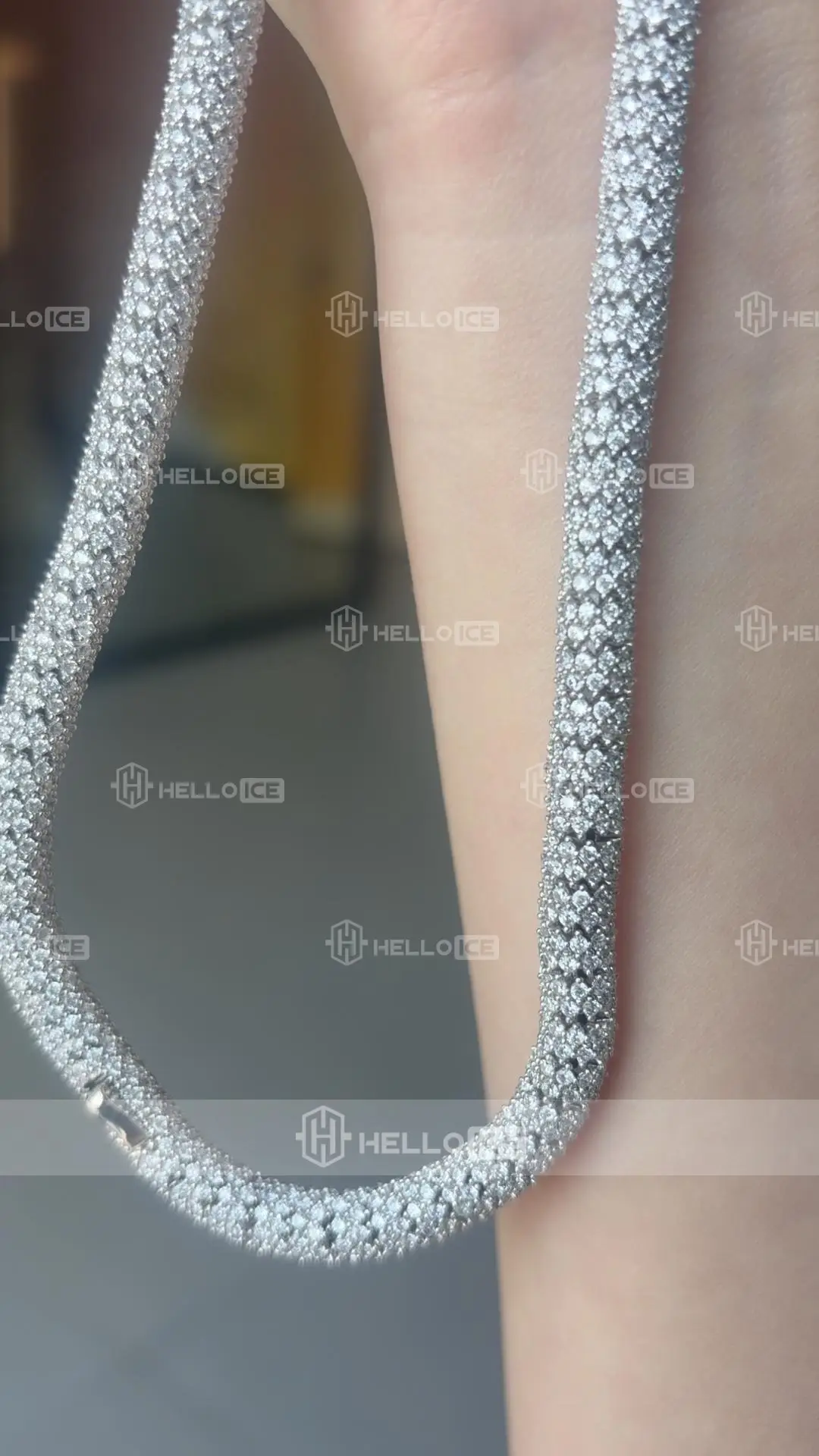 Helloice Review Image