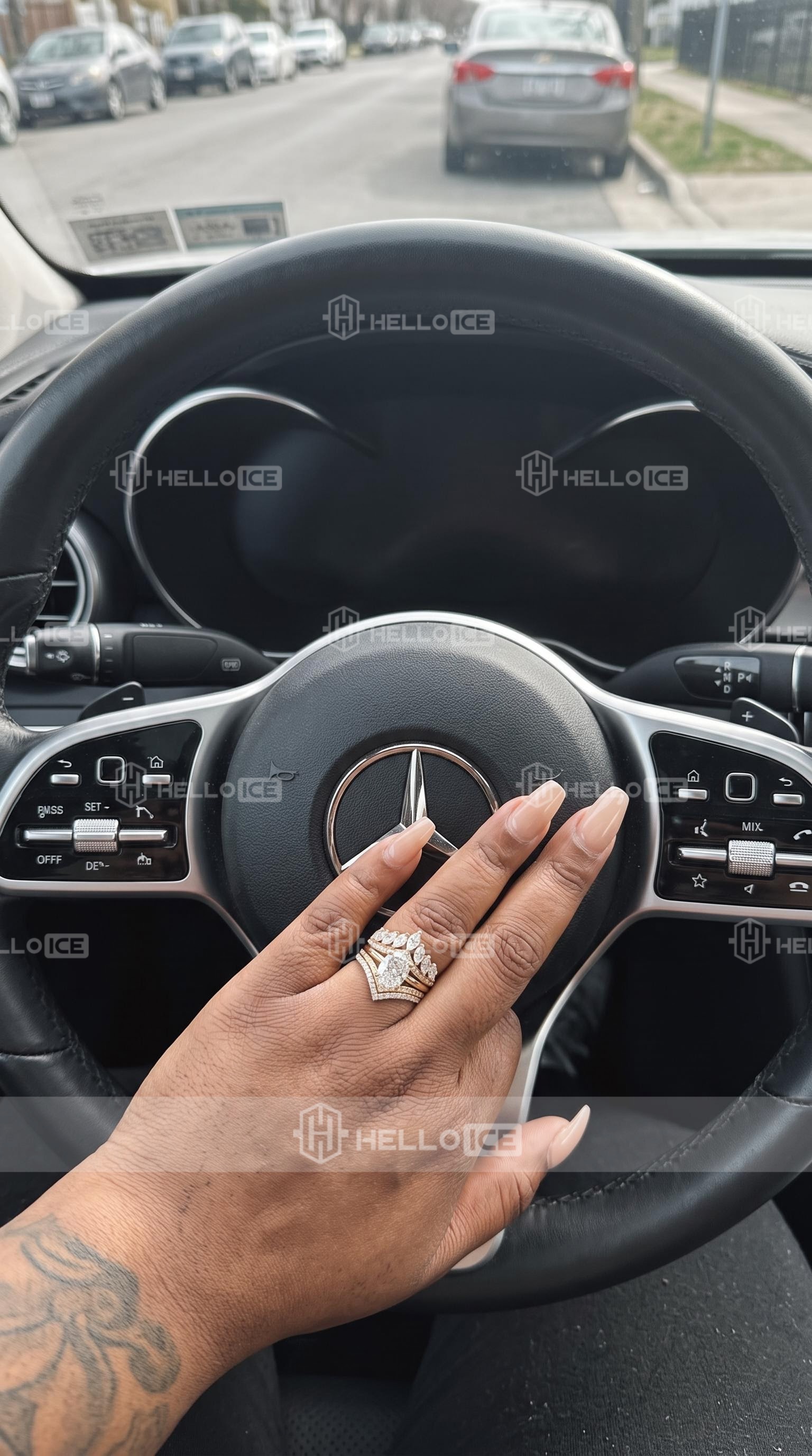Helloice Review Image