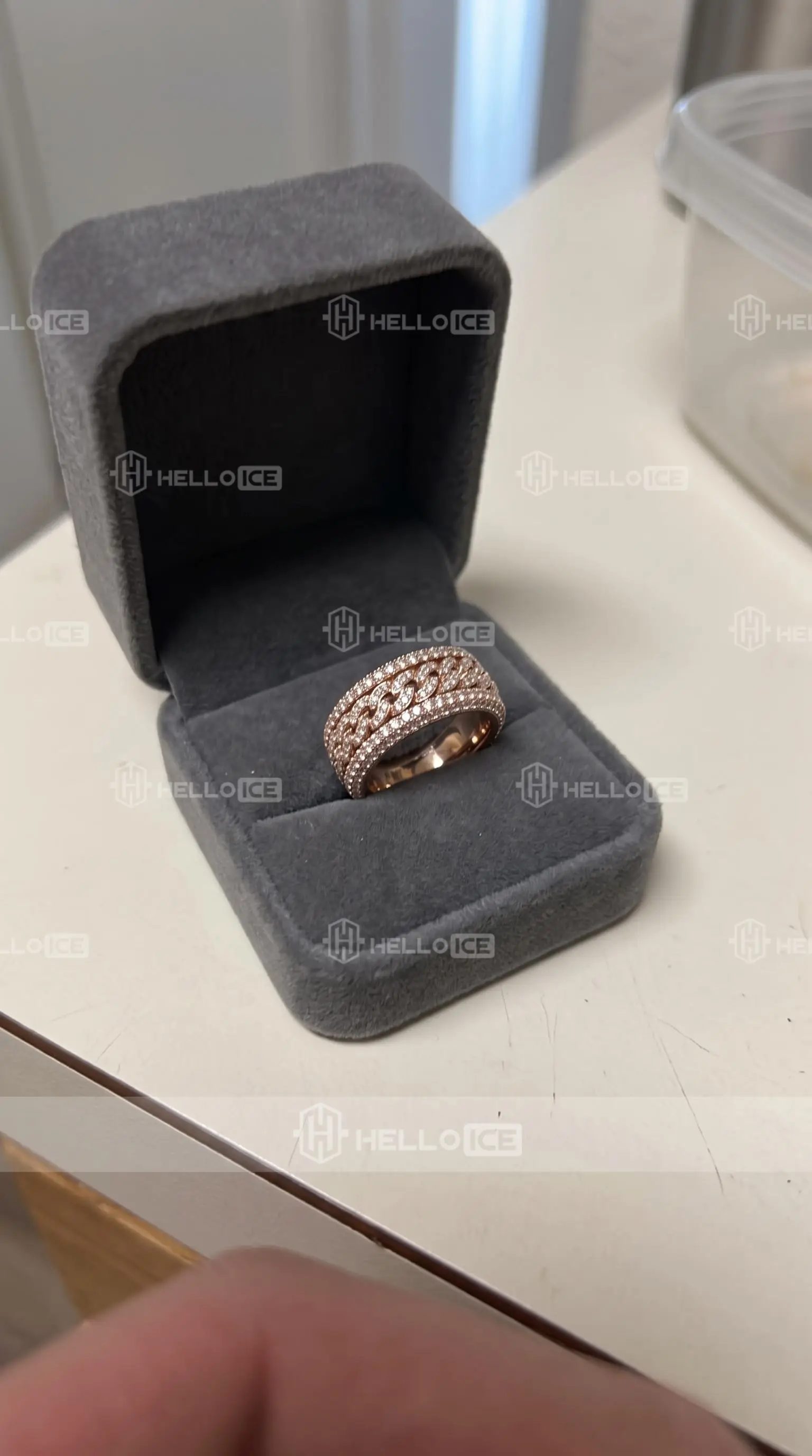 Helloice Review Image