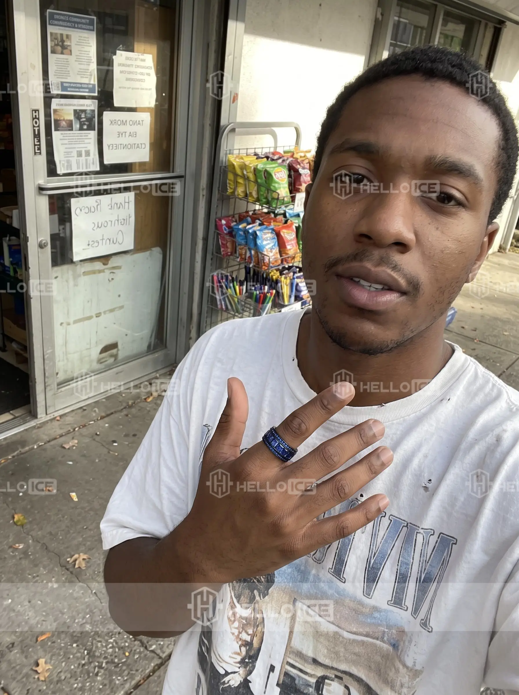 Helloice Review Image