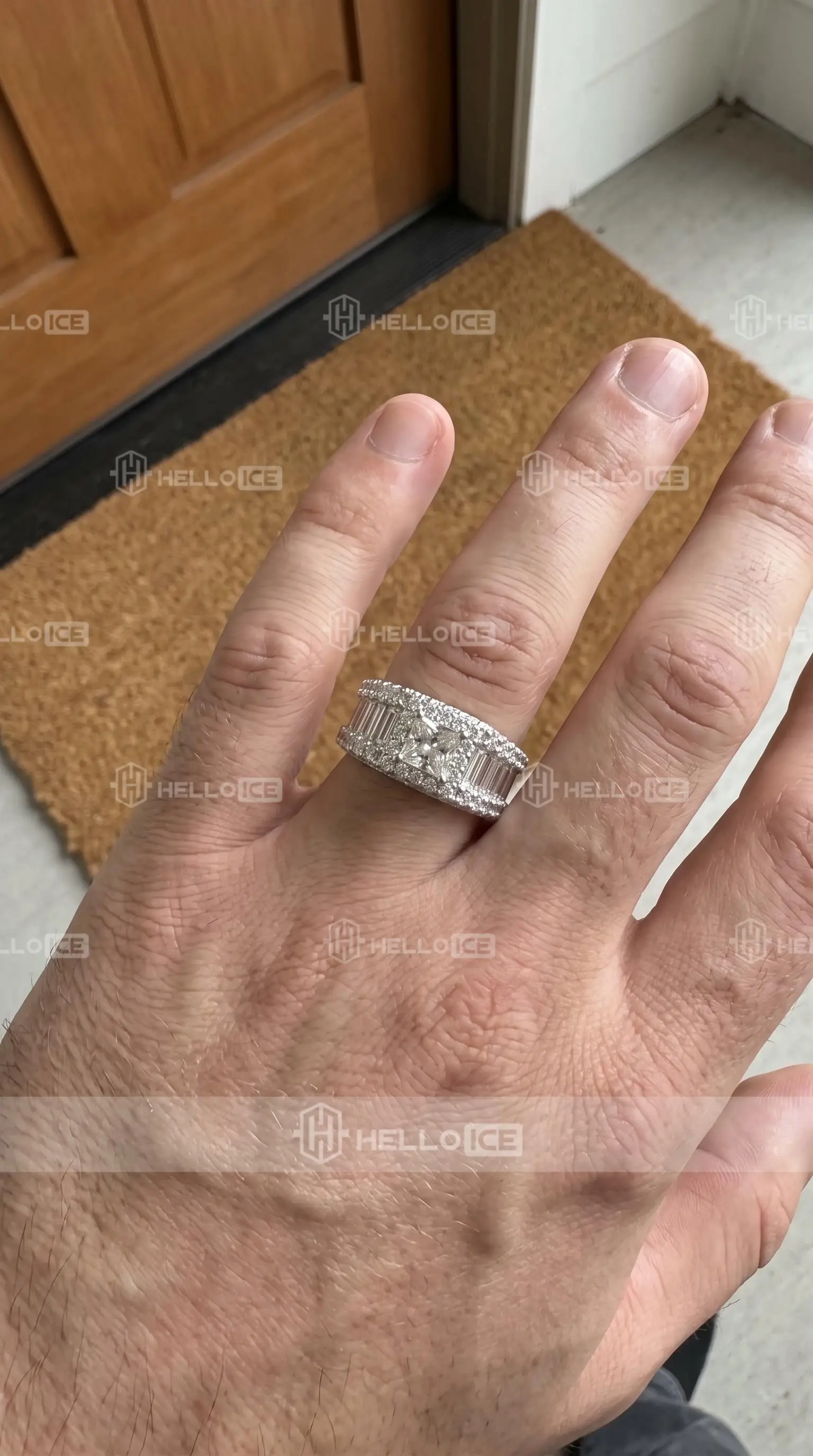 Helloice Review Image