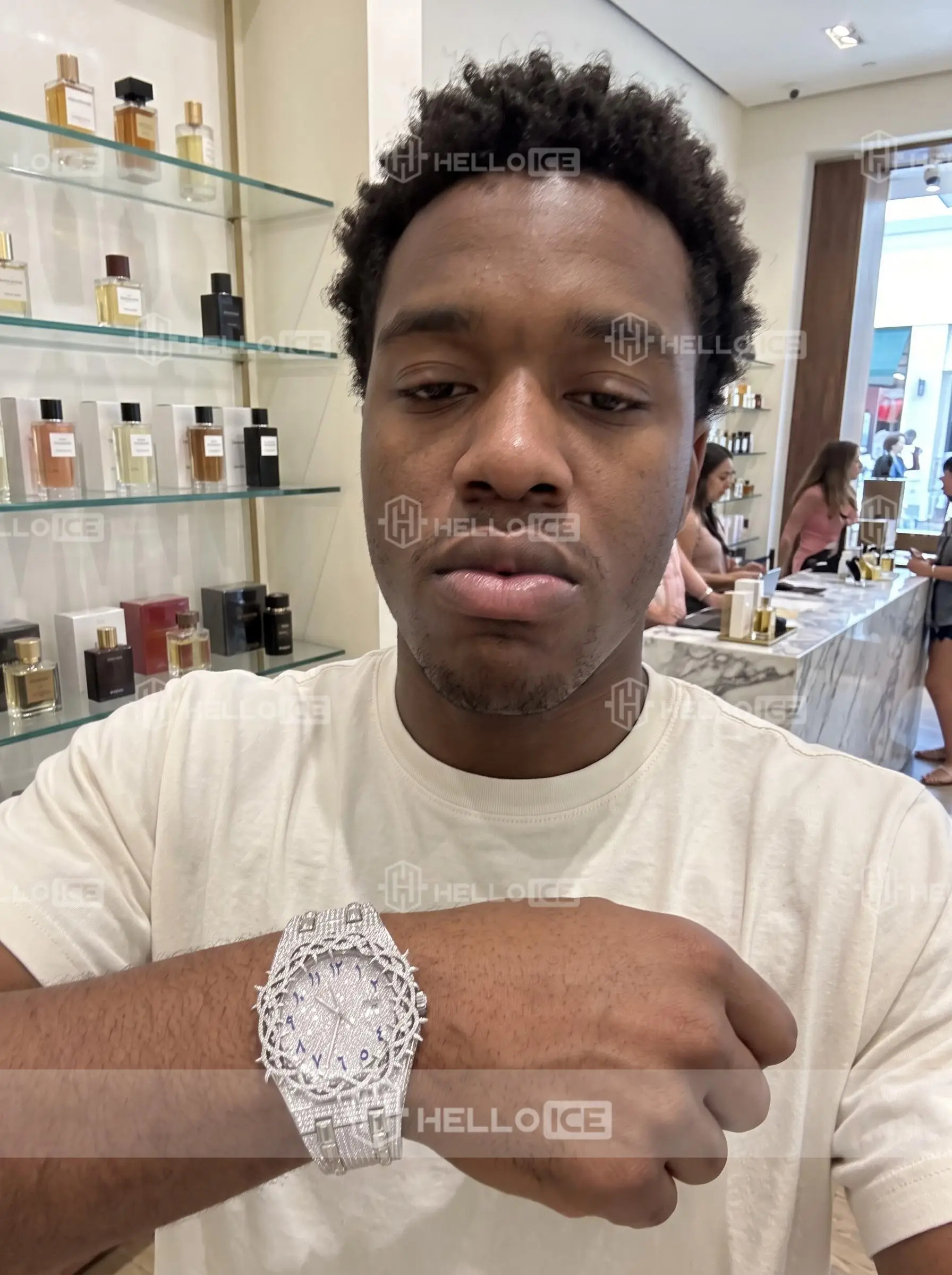 Helloice Review Image