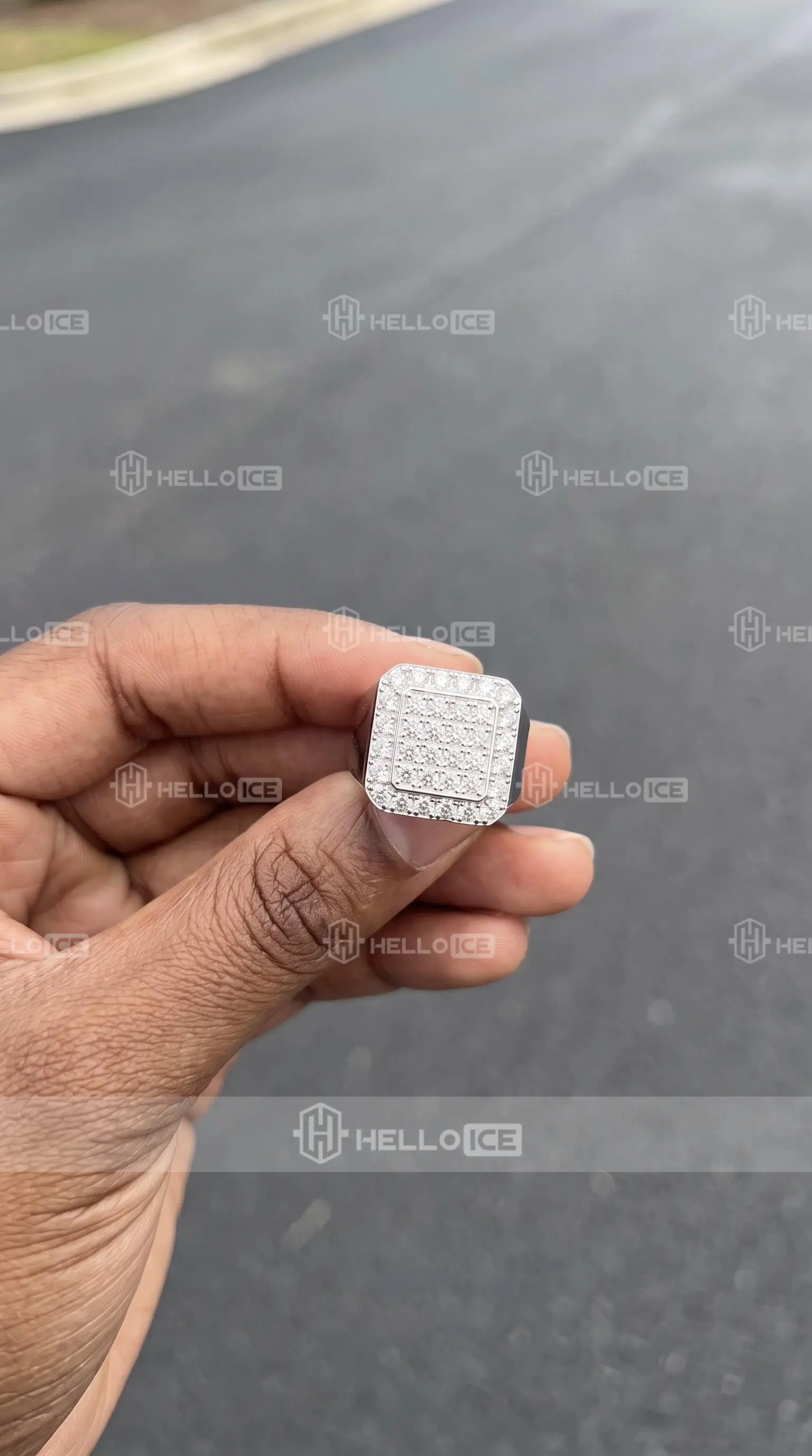 Helloice Review Image