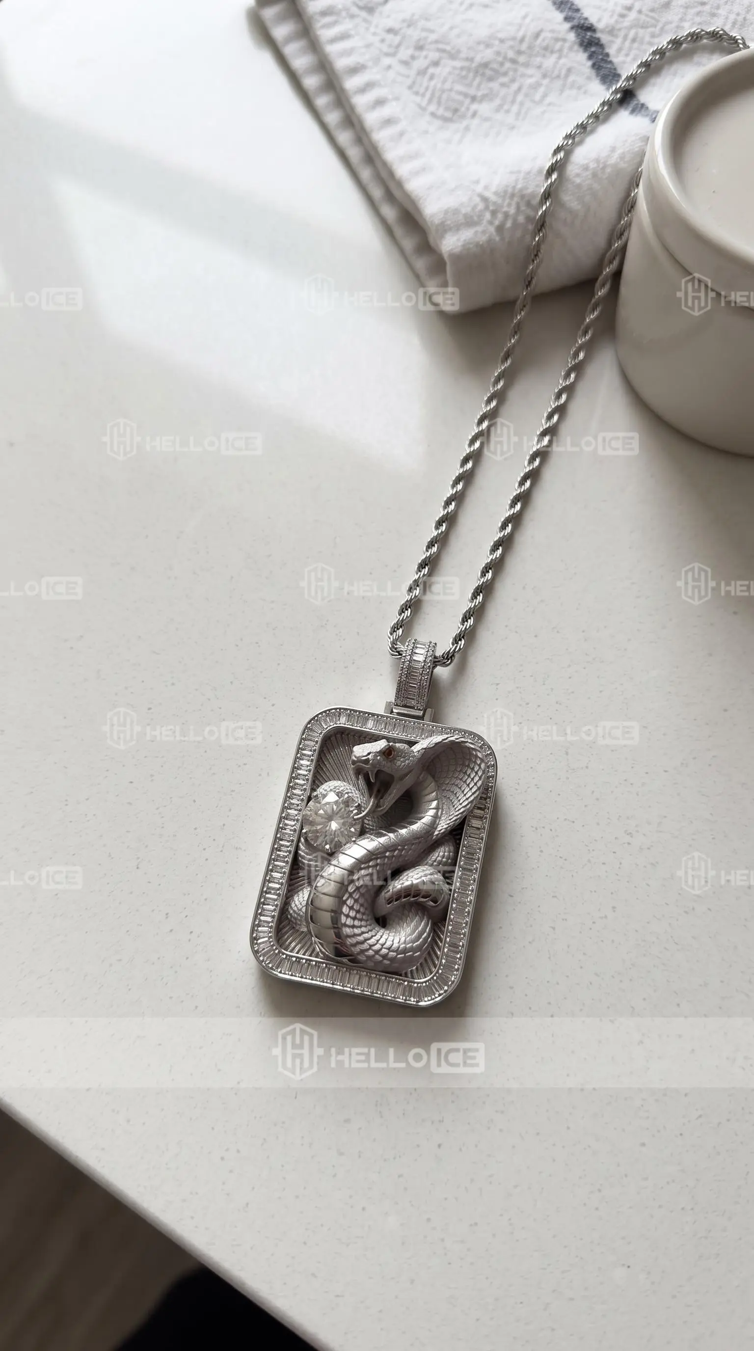 Helloice Review Image