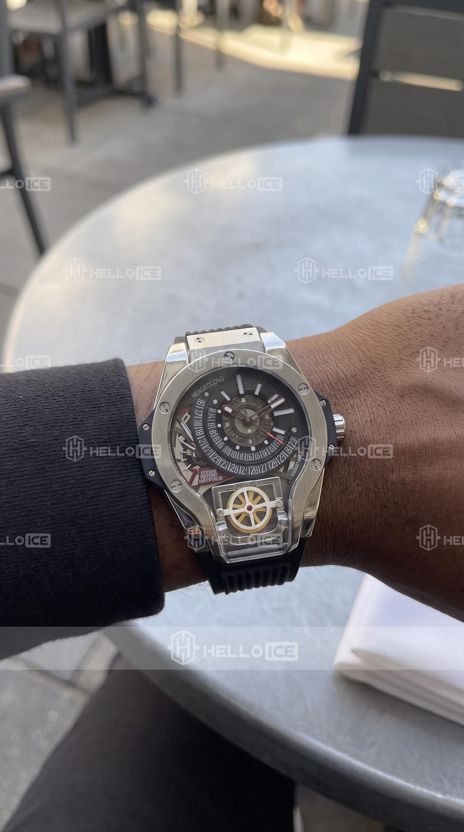 Helloice Review Image