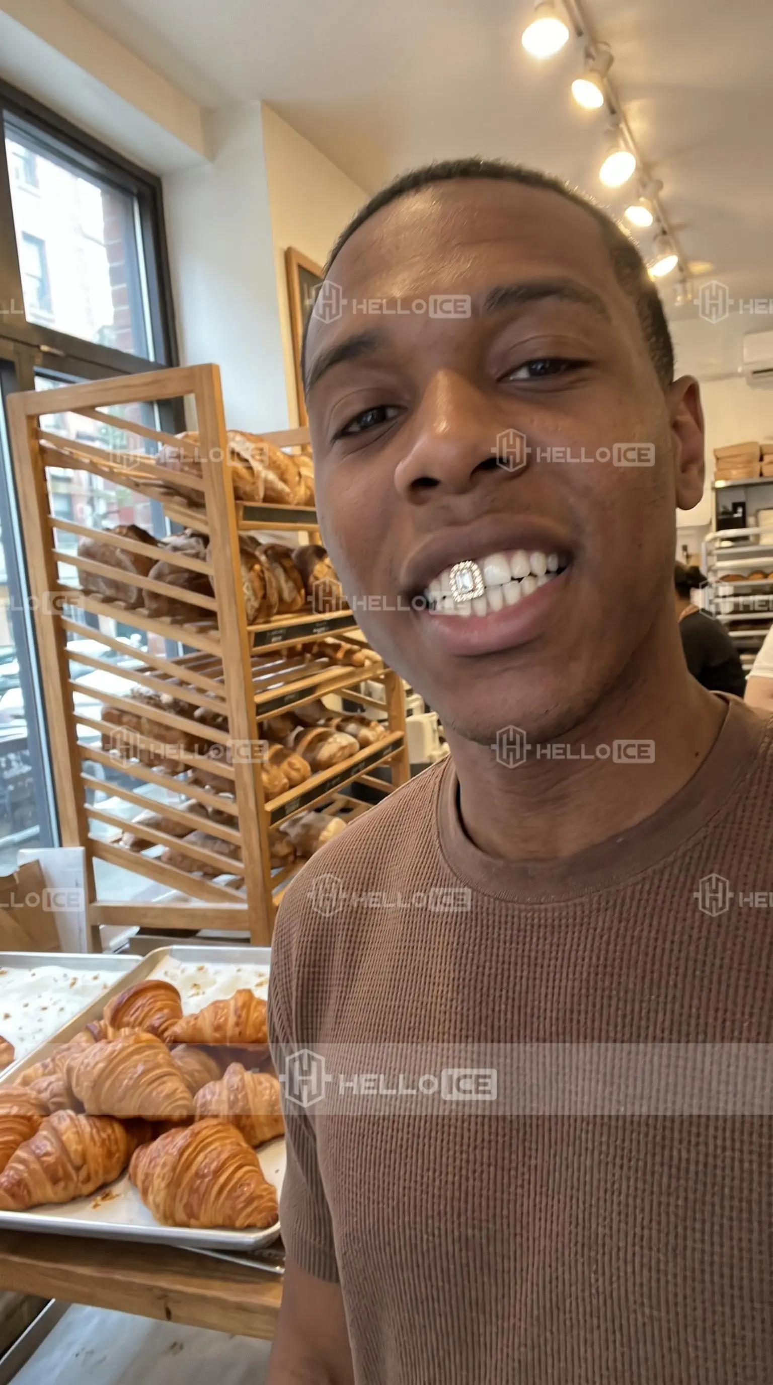 Helloice Review Image