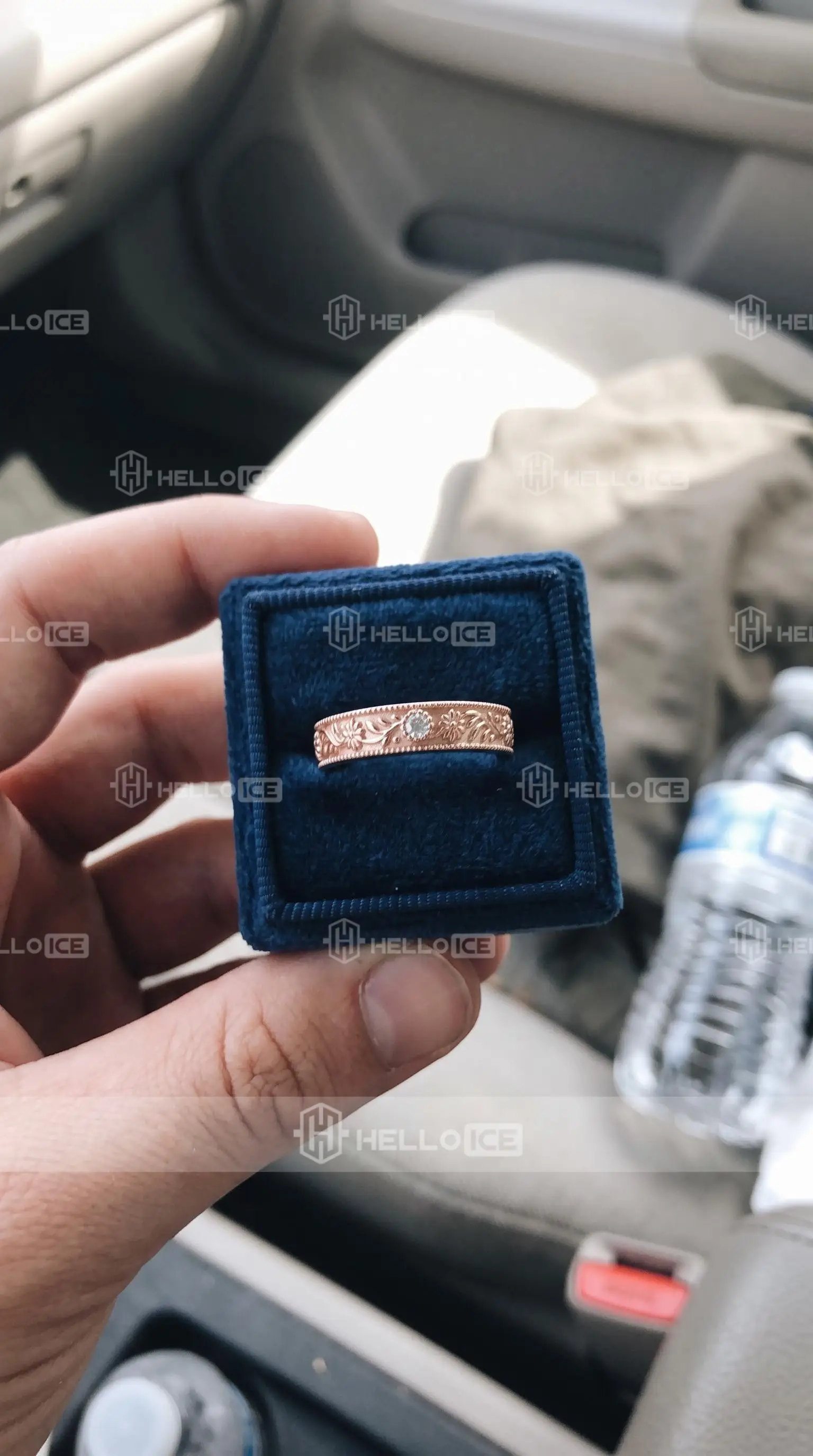Helloice Review Image