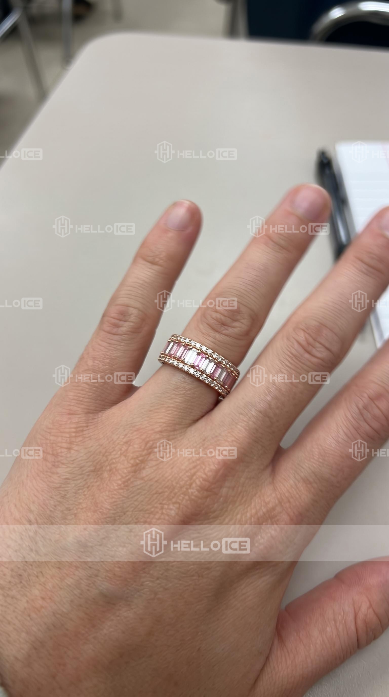 Helloice Review Image