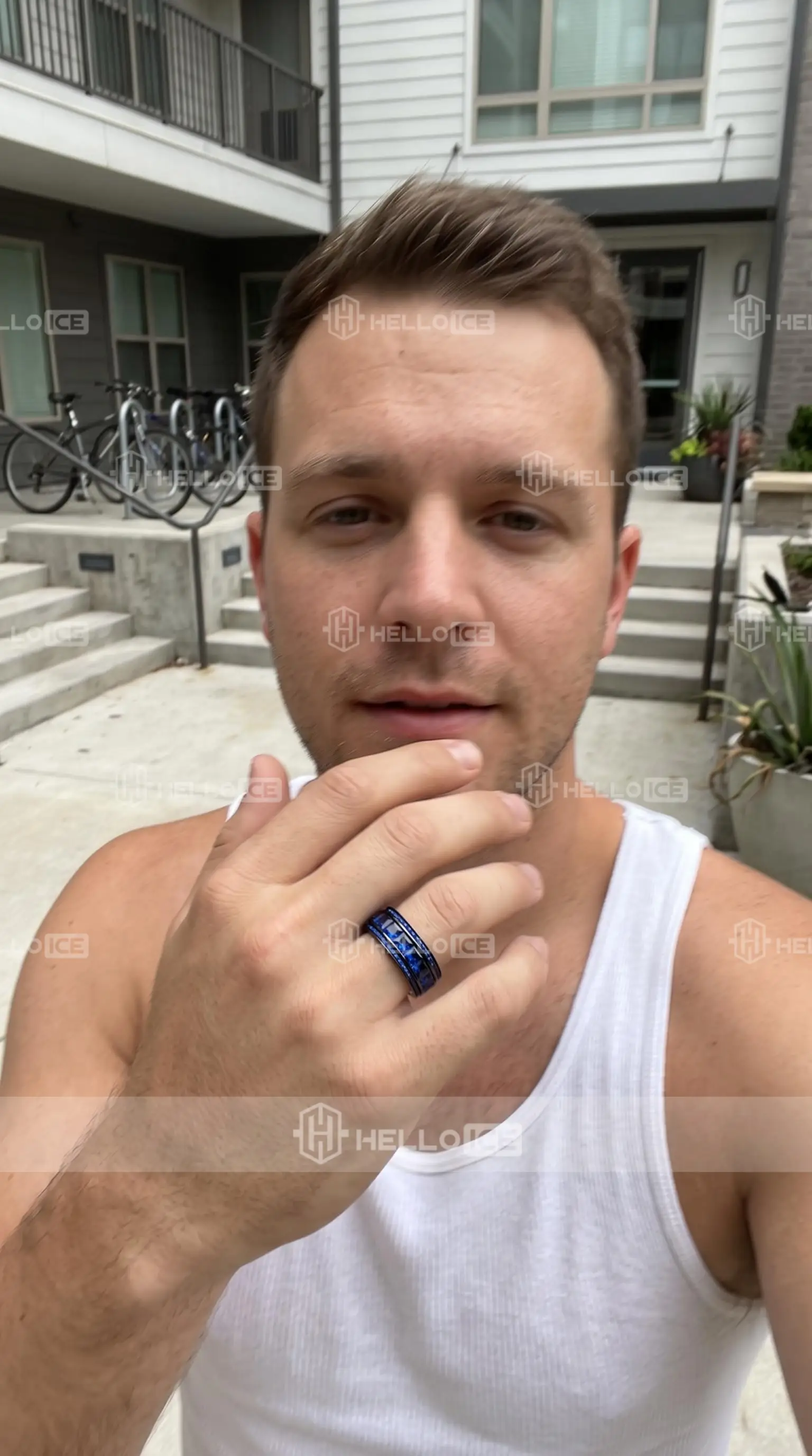 Helloice Review Image