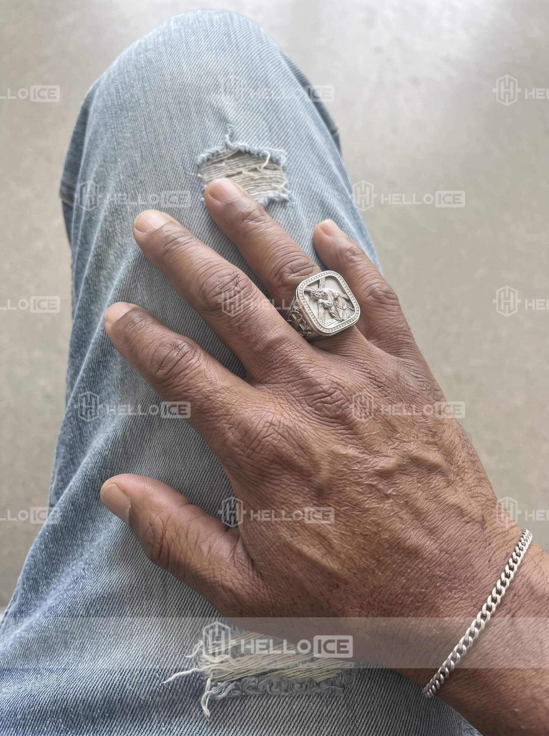 Helloice Review Image