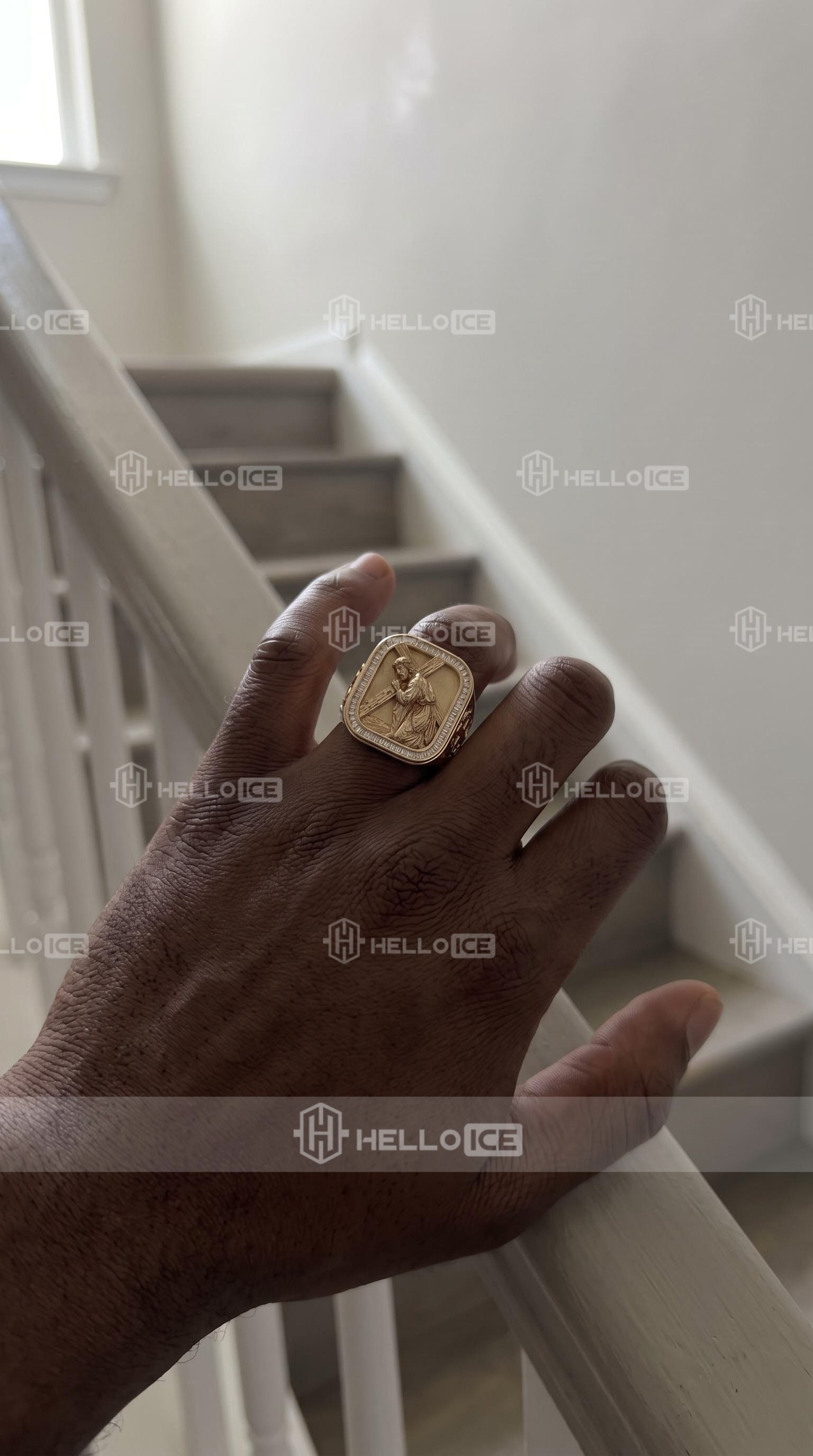 Helloice Review Image