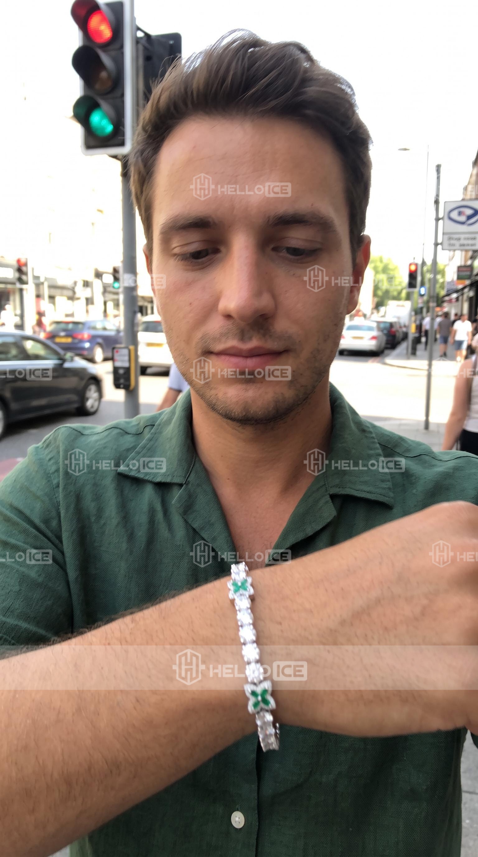 Helloice Review Image