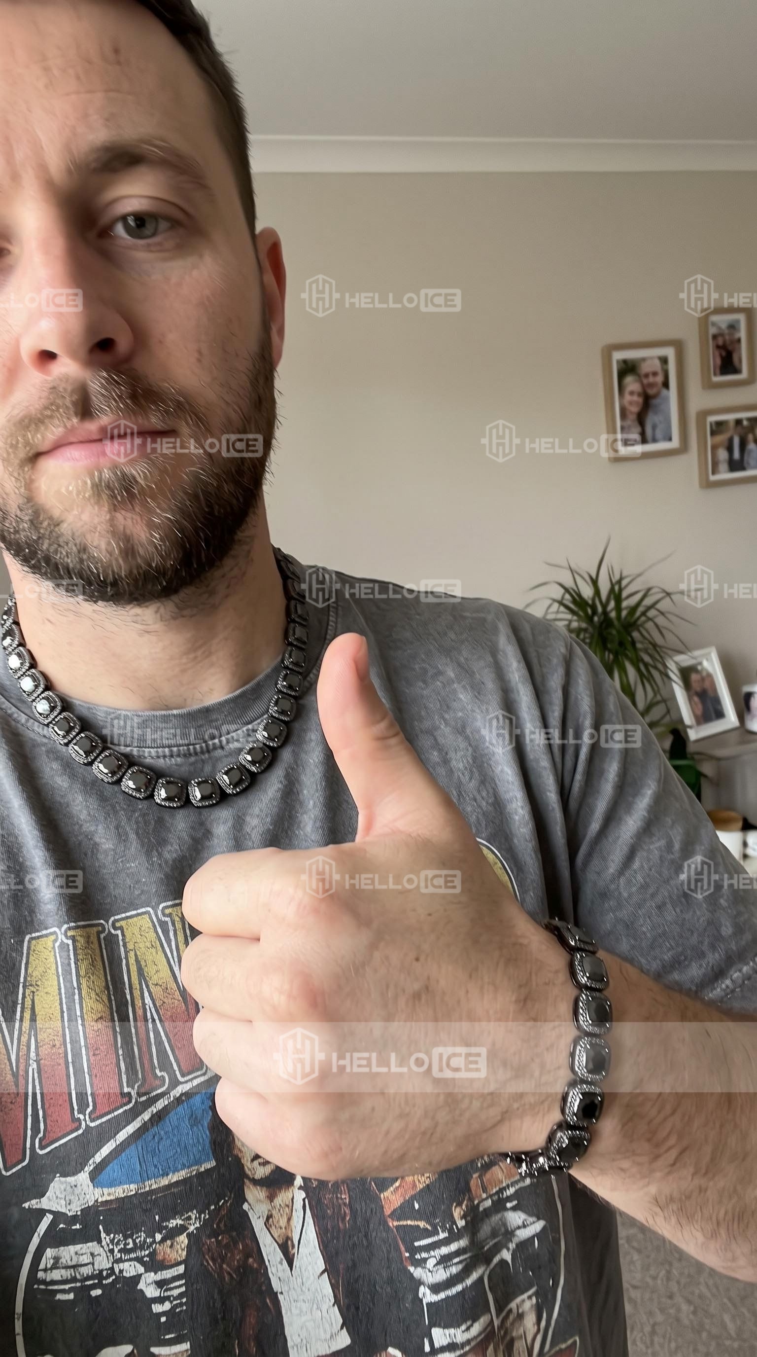 Helloice Review Image