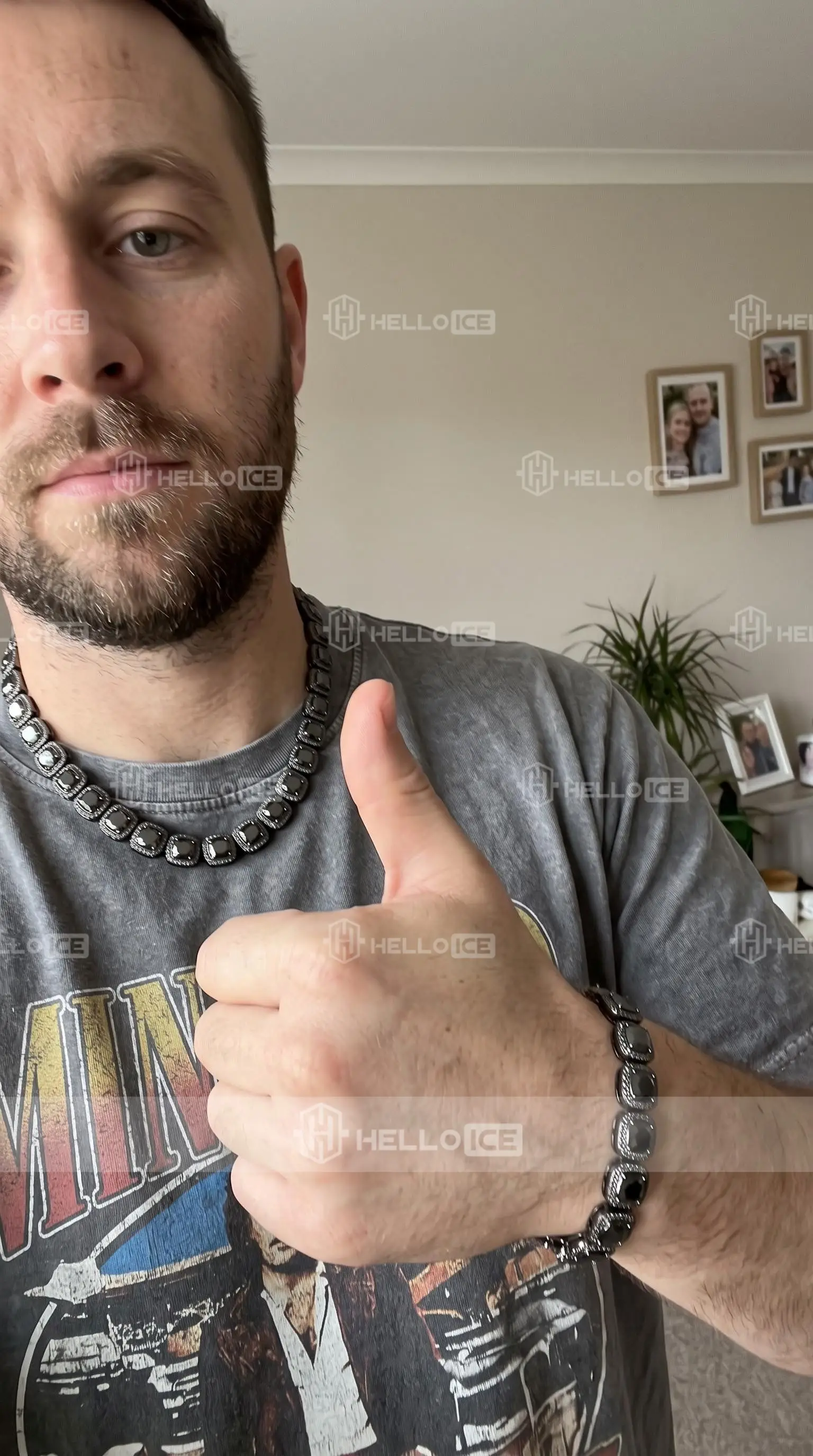 Helloice Review Image
