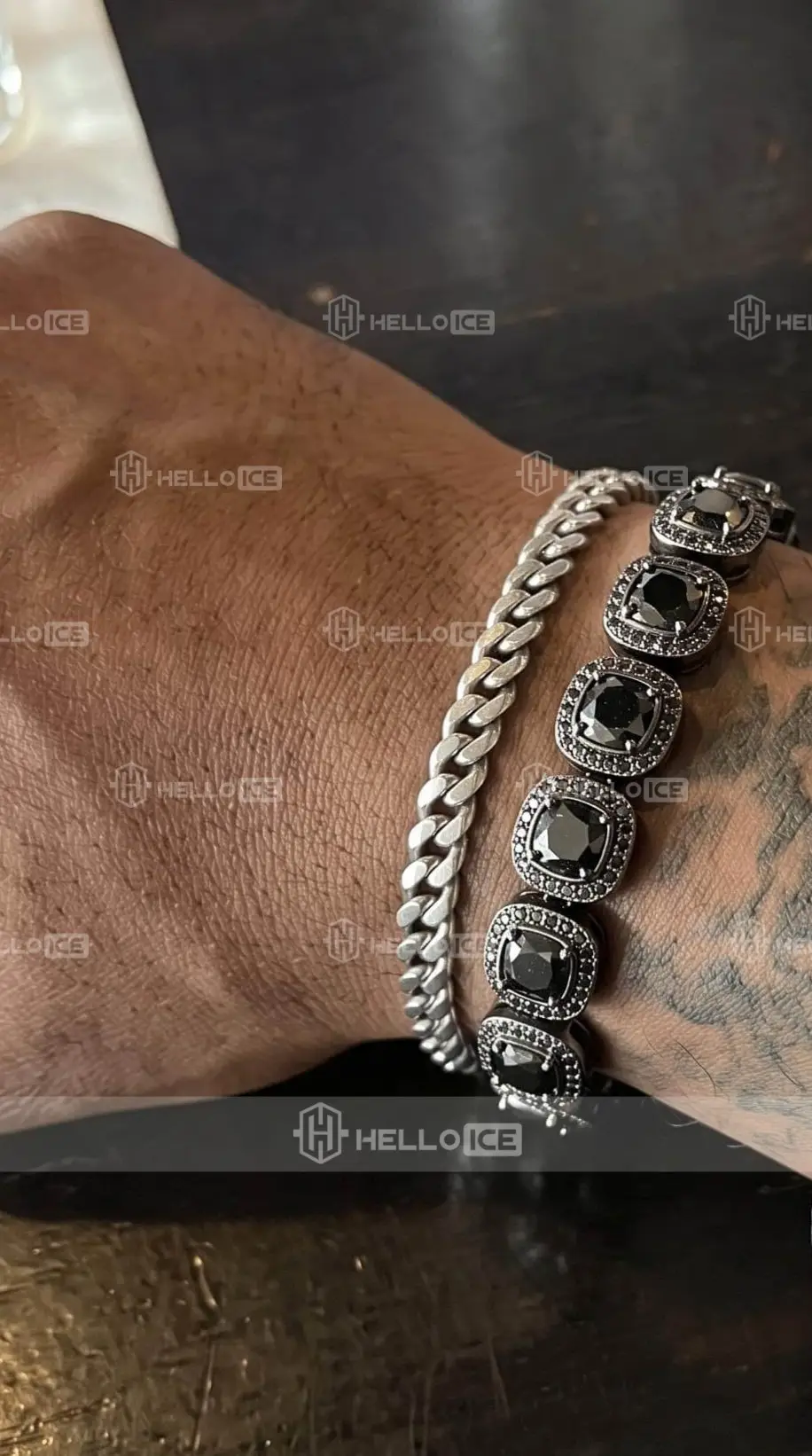 Helloice Review Image
