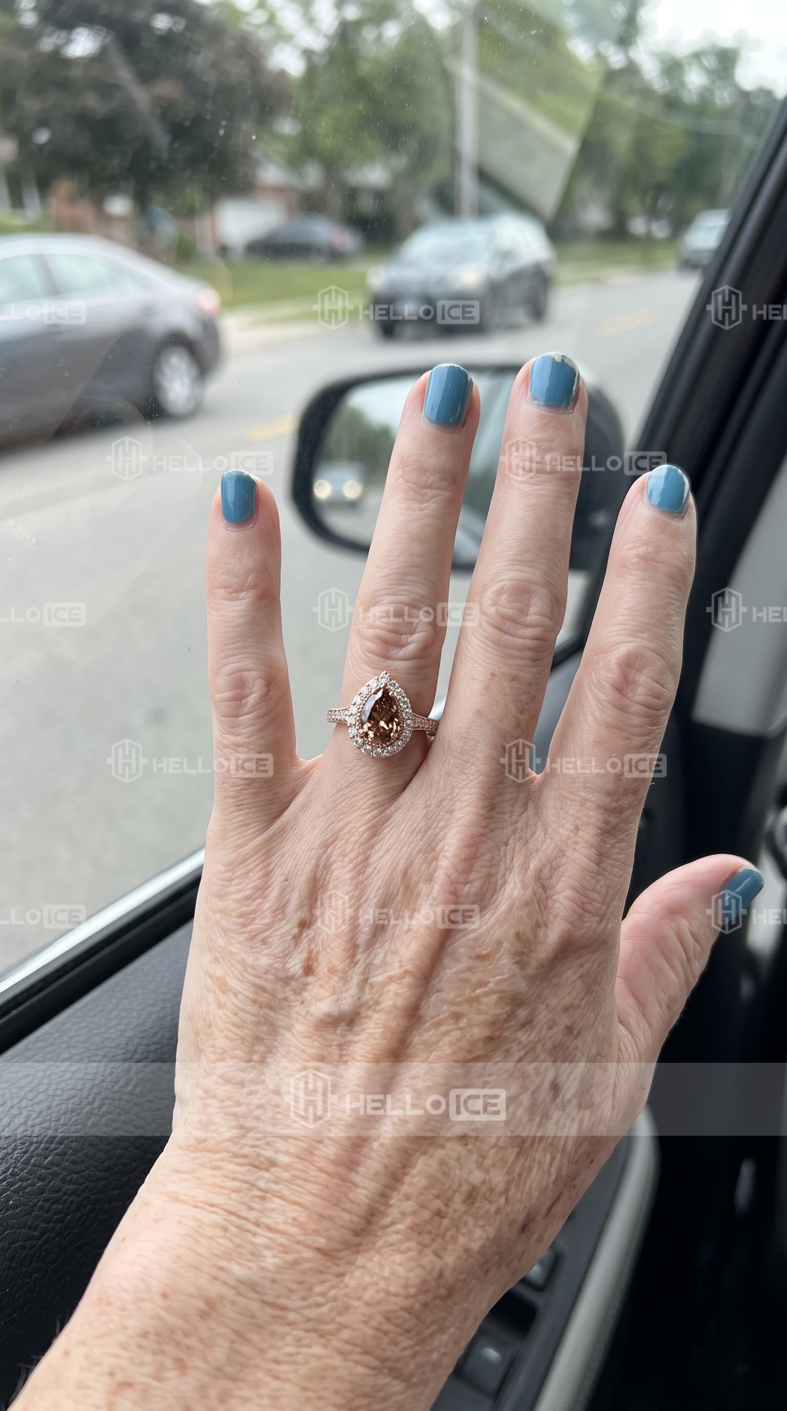 Helloice Review Image