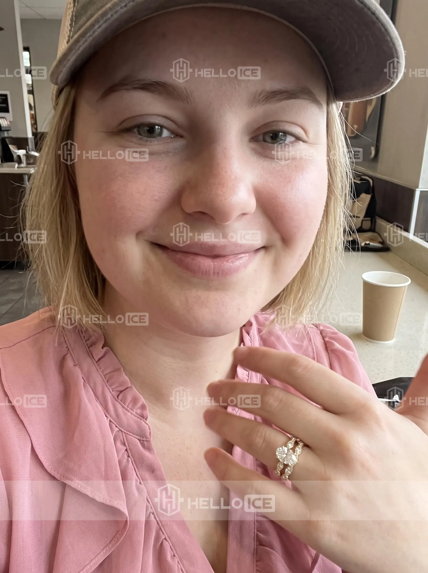 Helloice Review Image