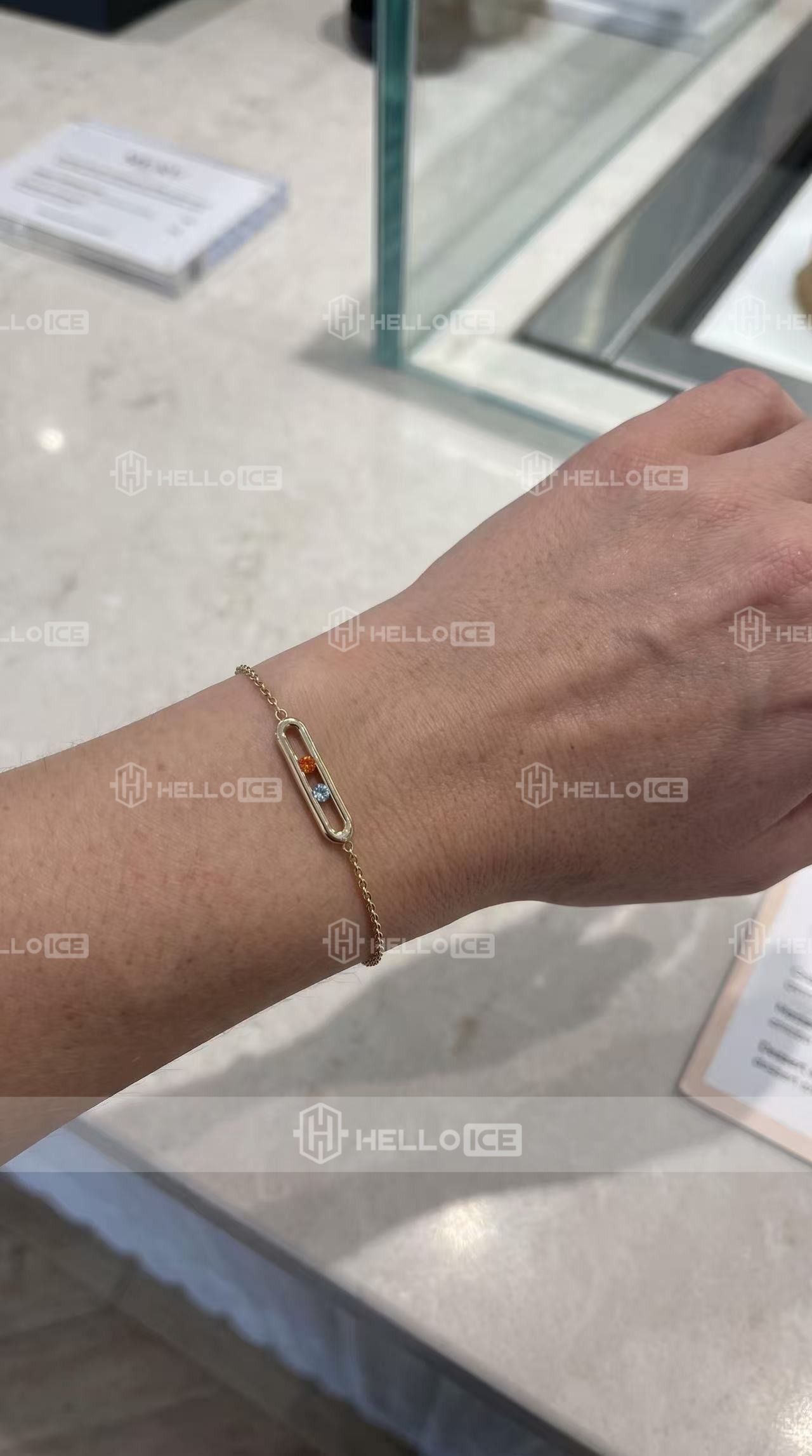 Helloice Review Image