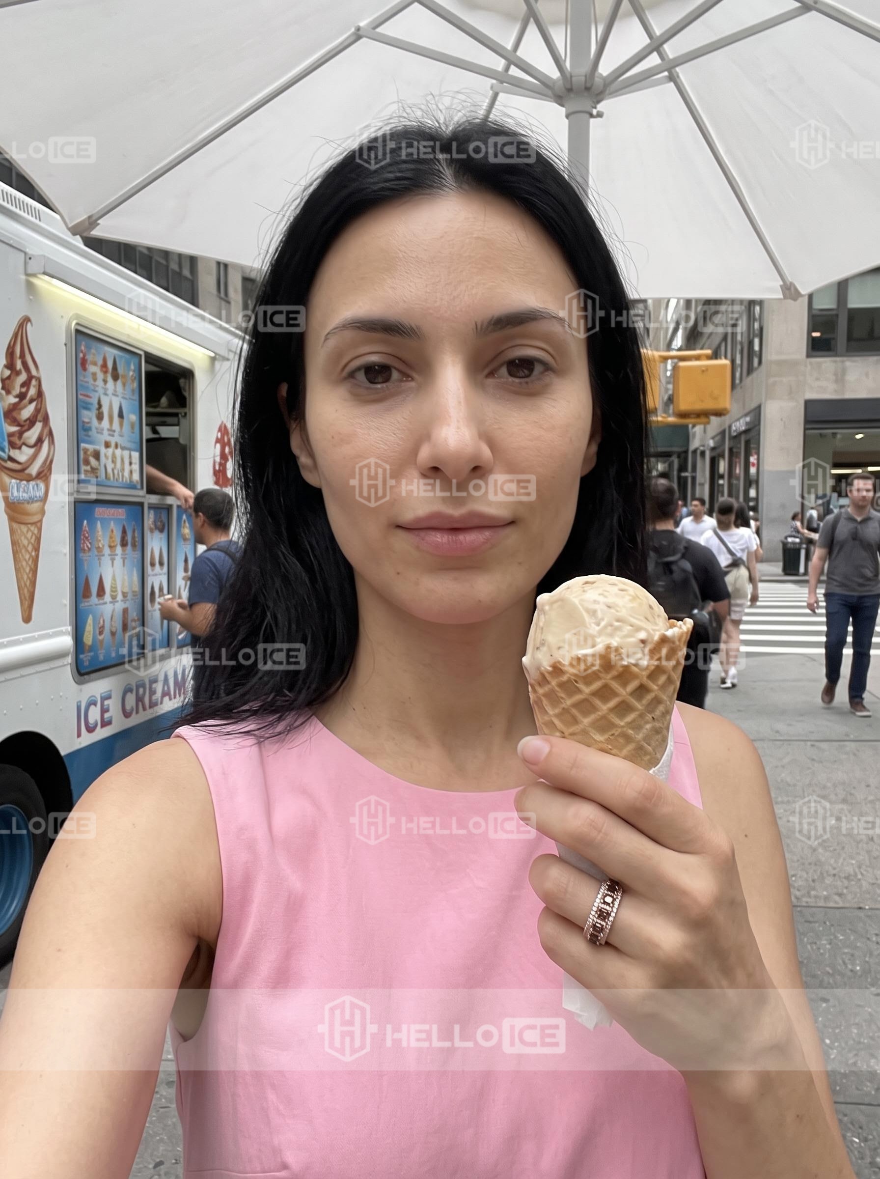 Helloice Review Image