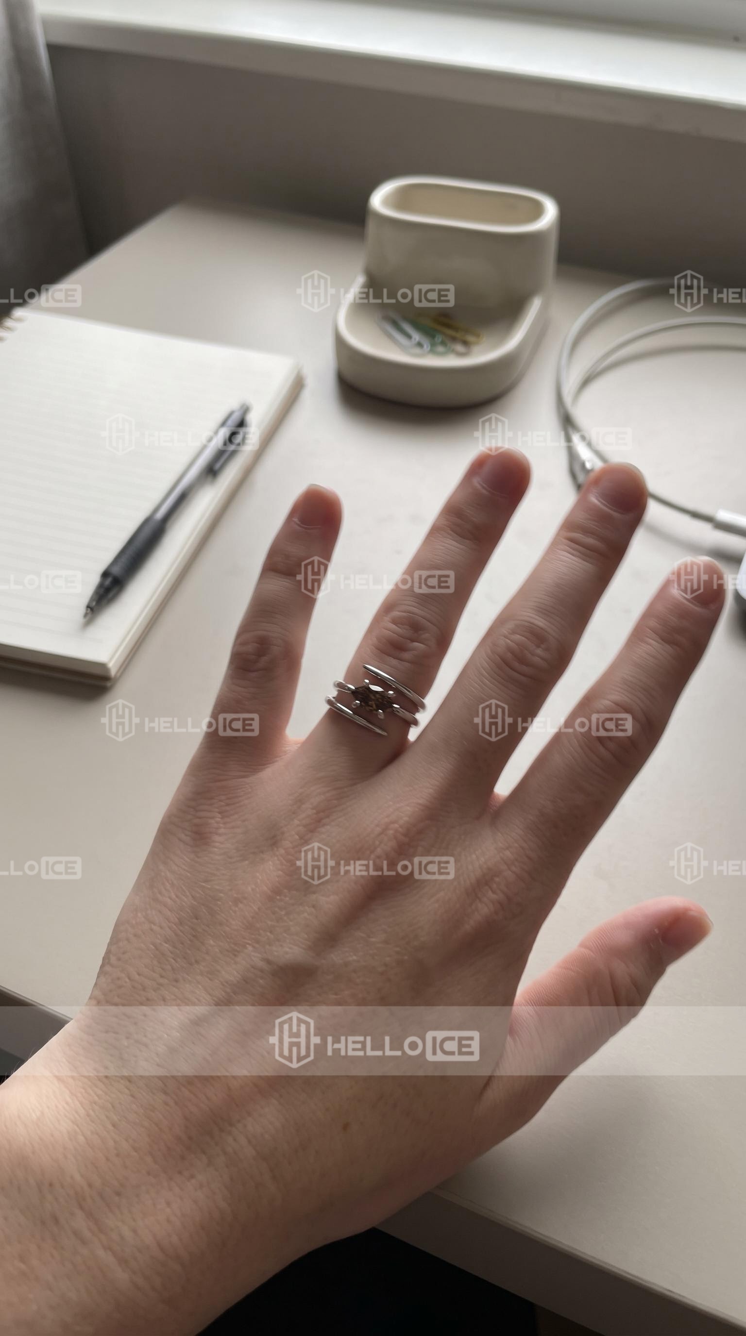 Helloice Review Image