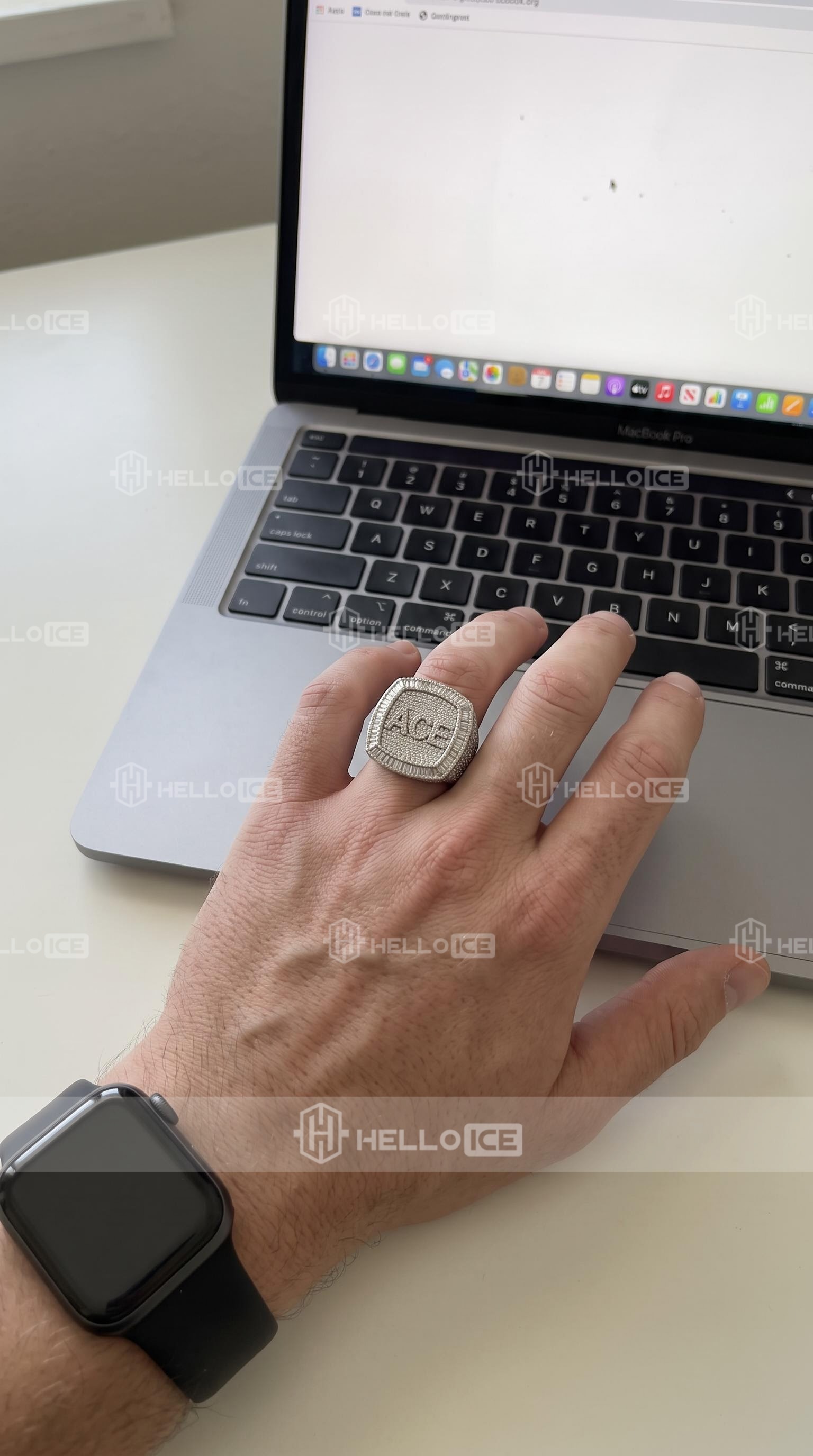 Helloice Review Image