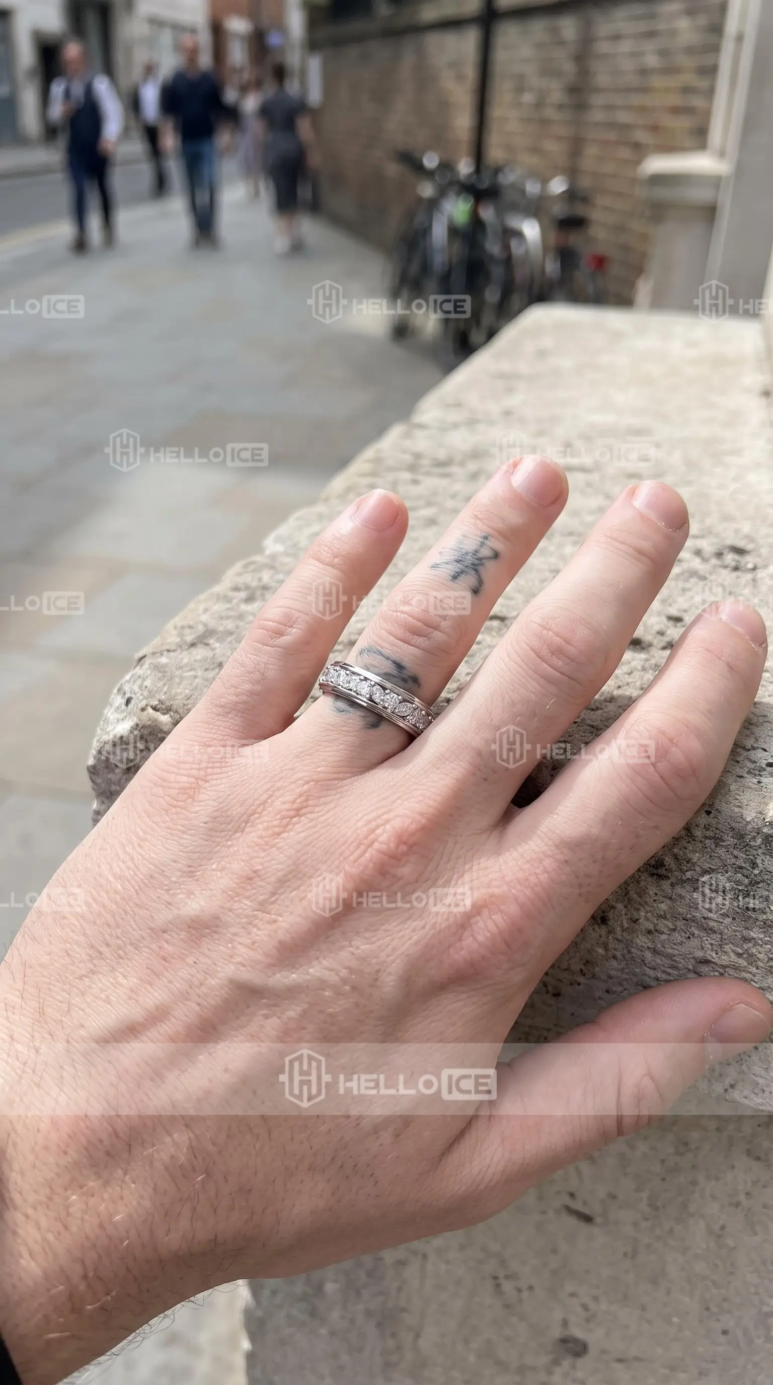 Helloice Review Image
