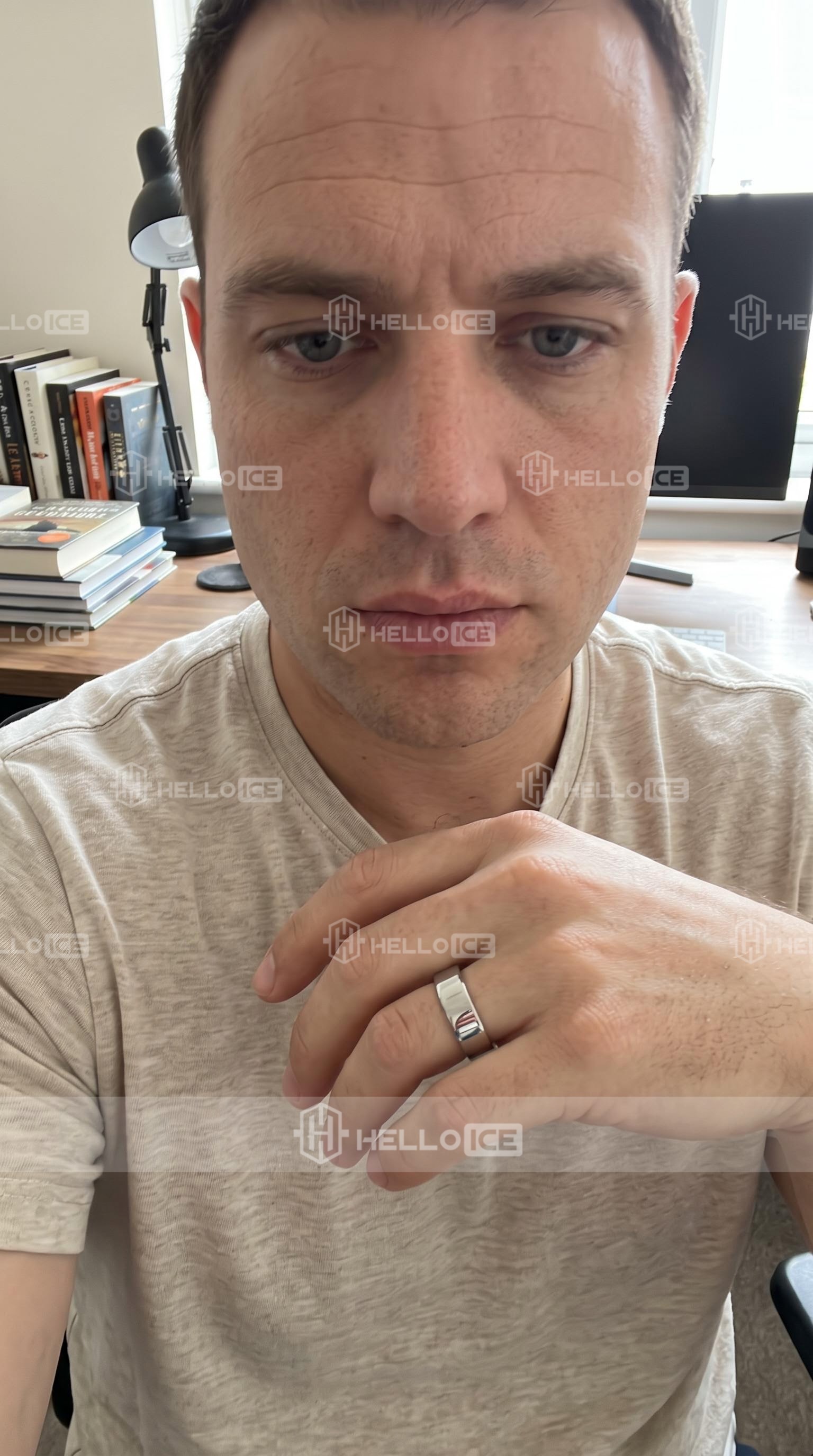 Helloice Review Image