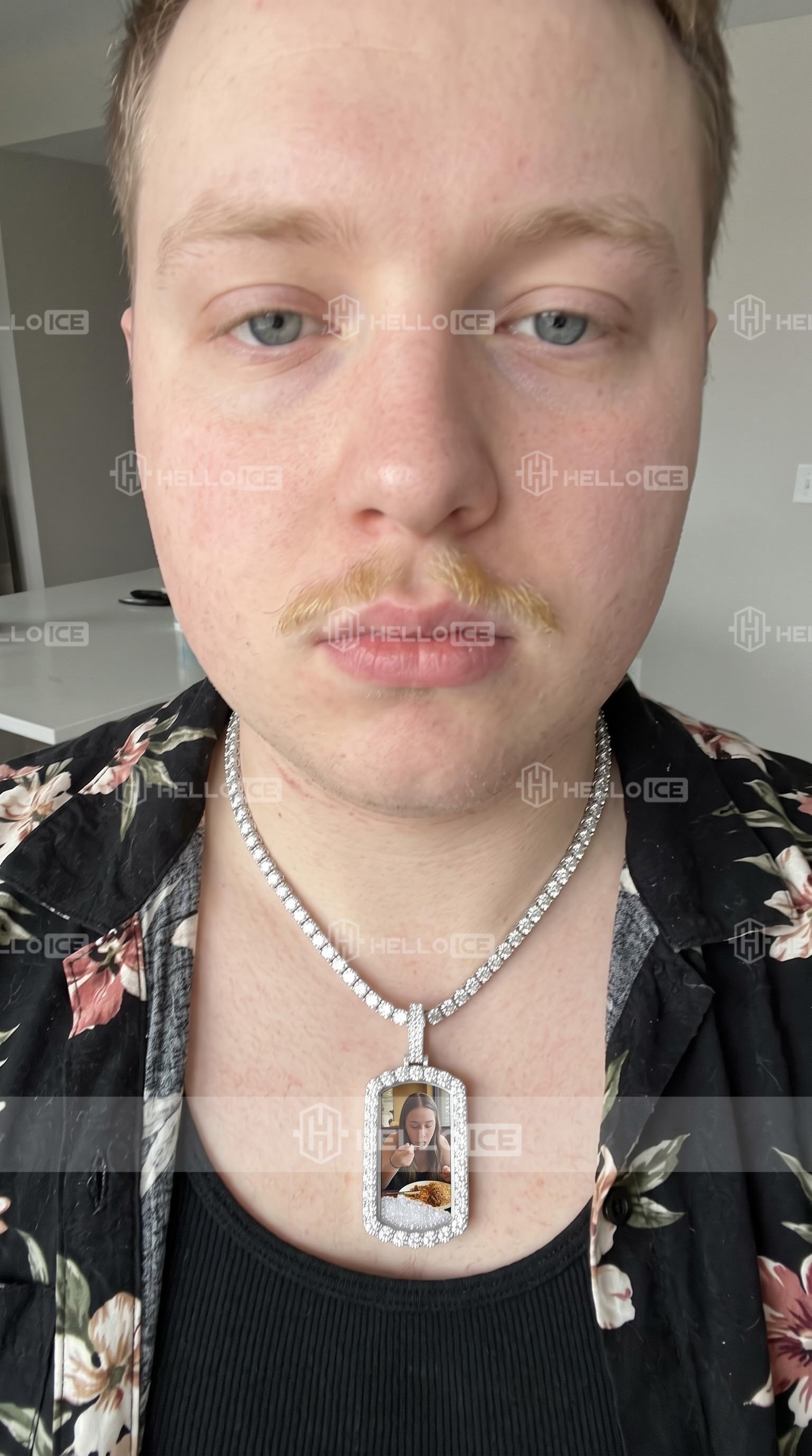 Helloice Review Image