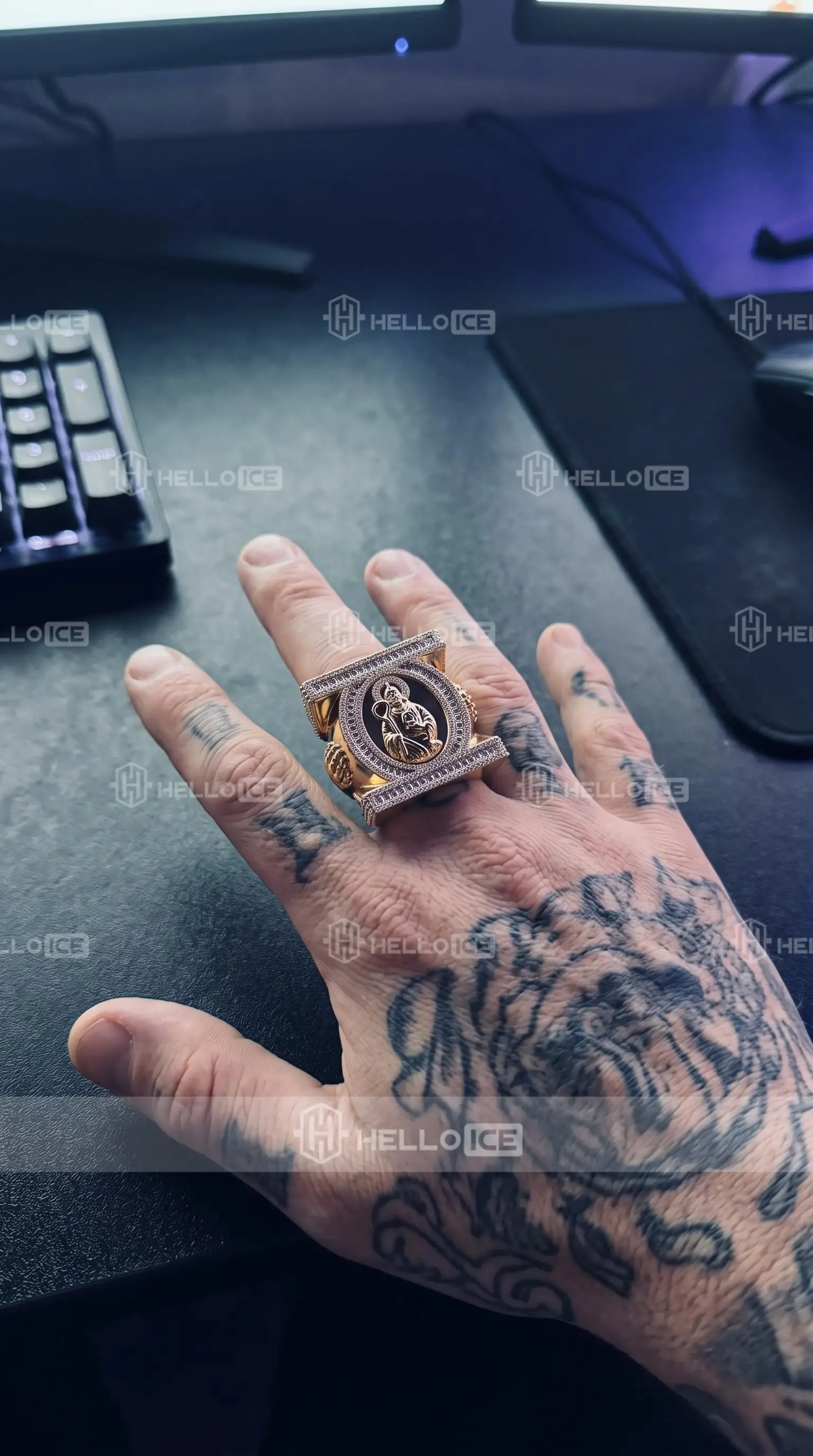 Helloice Review Image