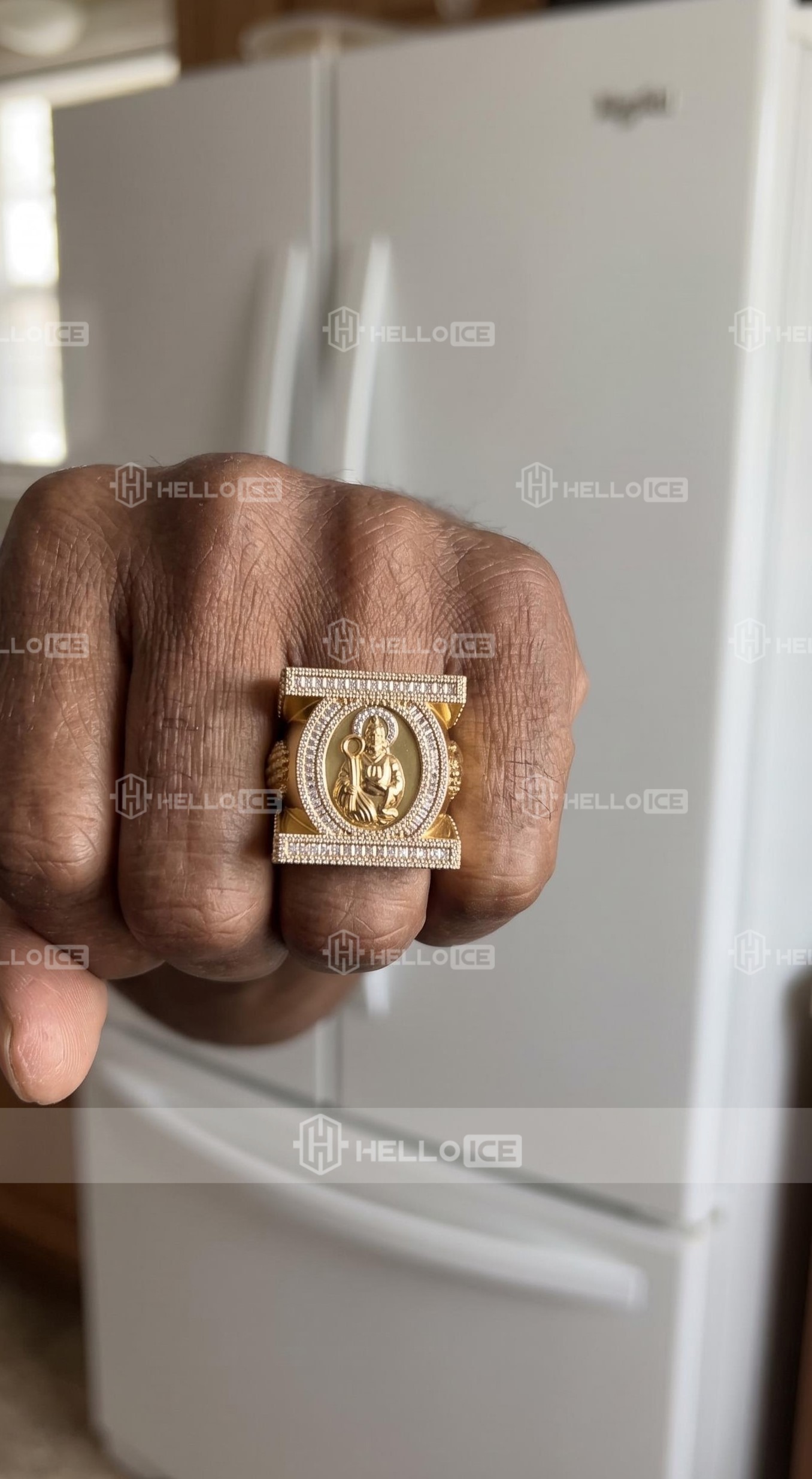 Helloice Review Image