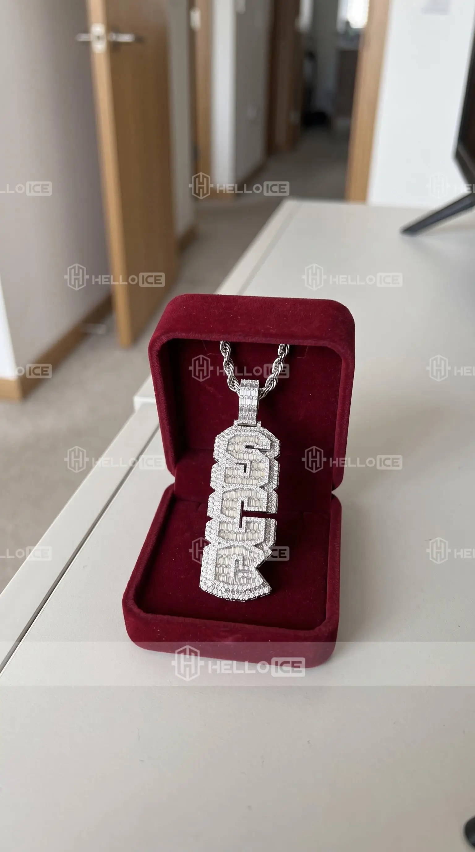 Helloice Review Image