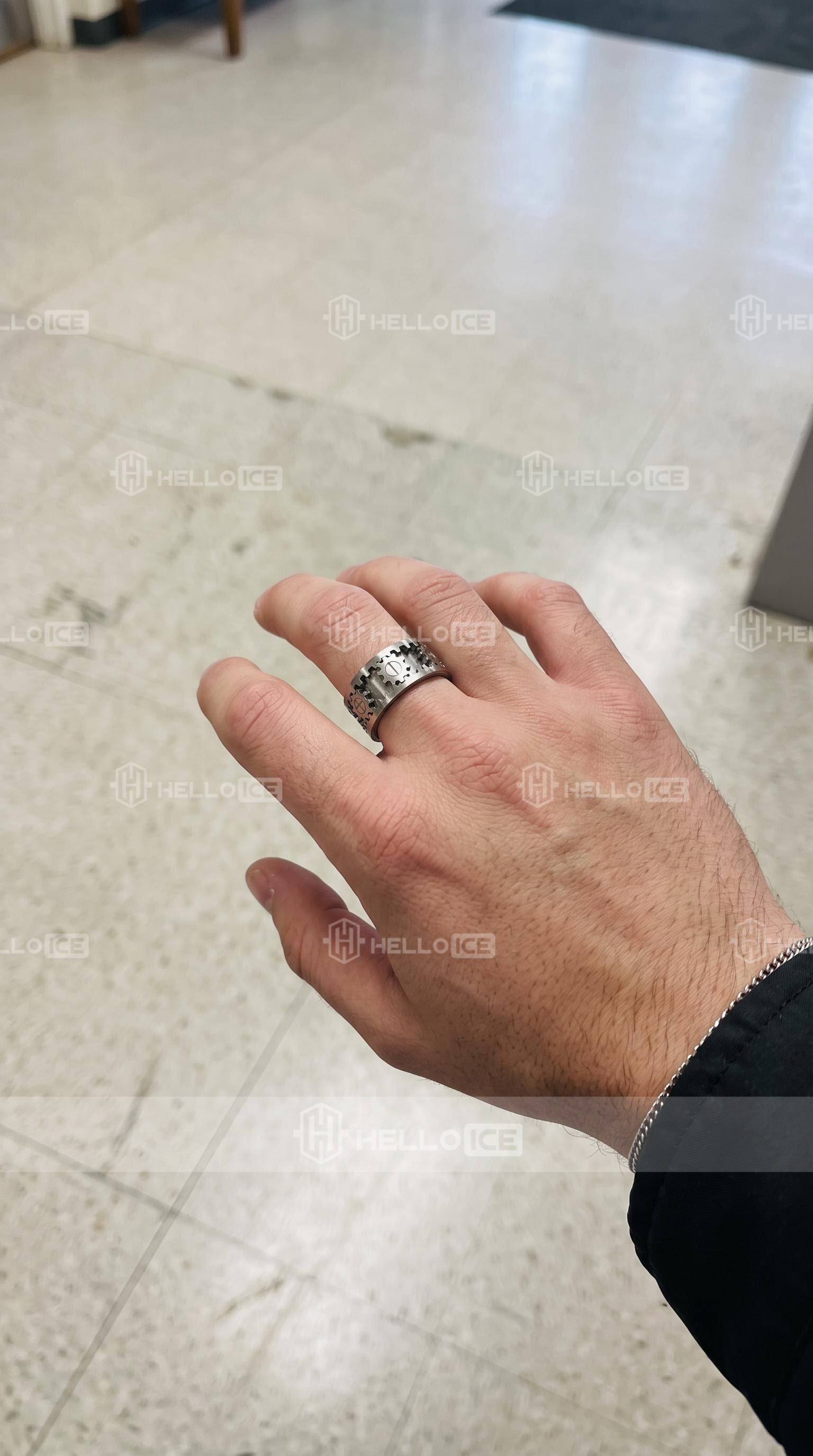 Helloice Review Image