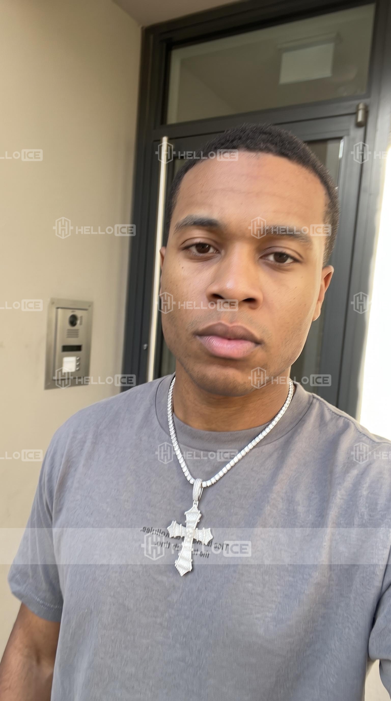 Helloice Review Image