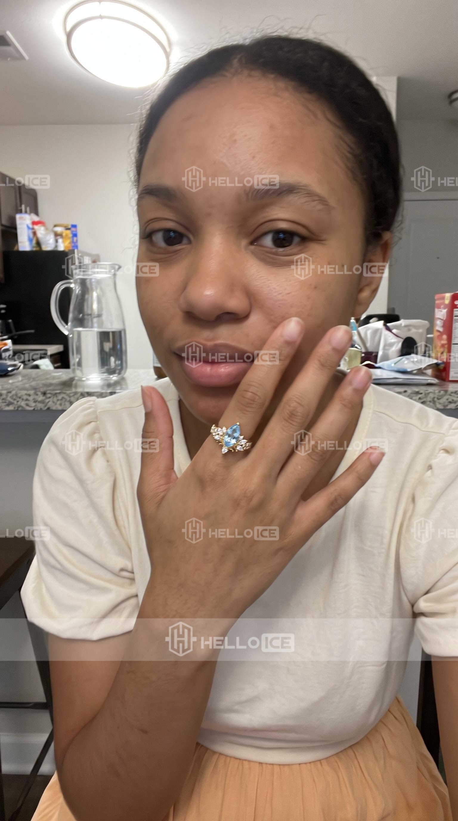 Helloice Review Image