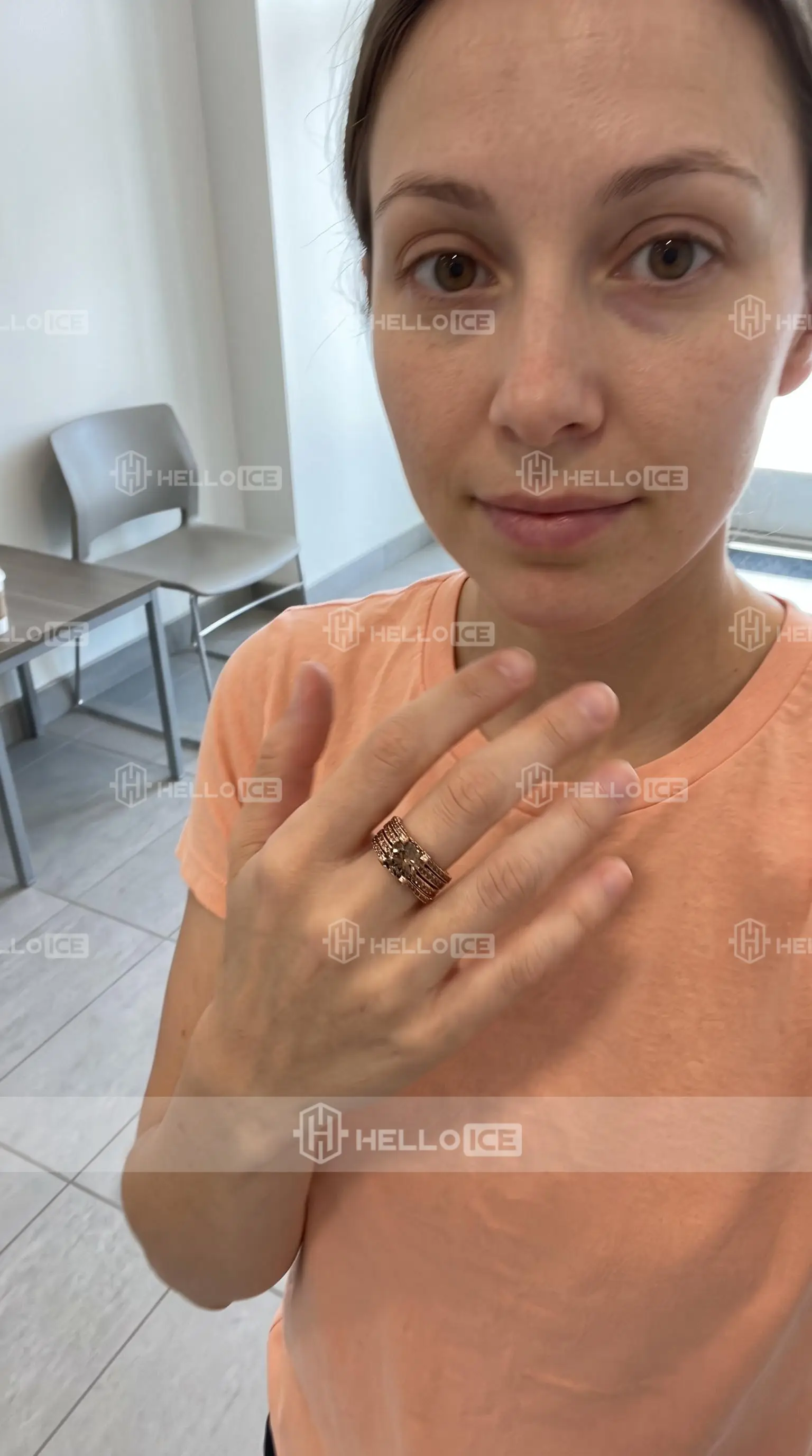 Helloice Review Image