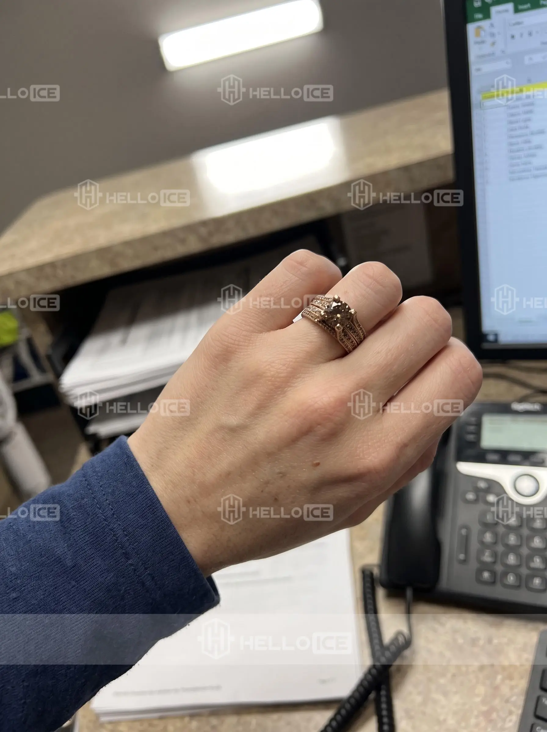 Helloice Review Image