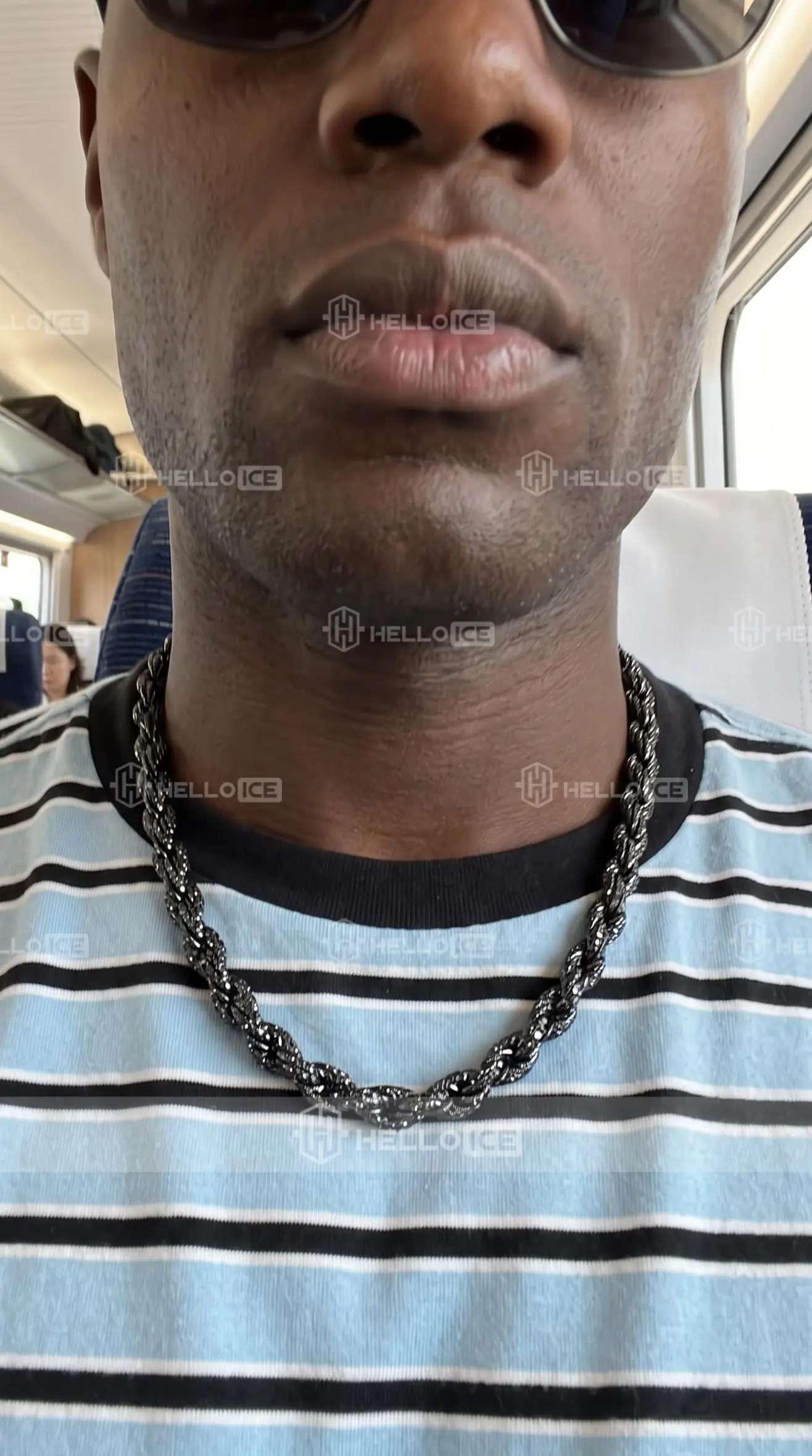 Helloice Review Image