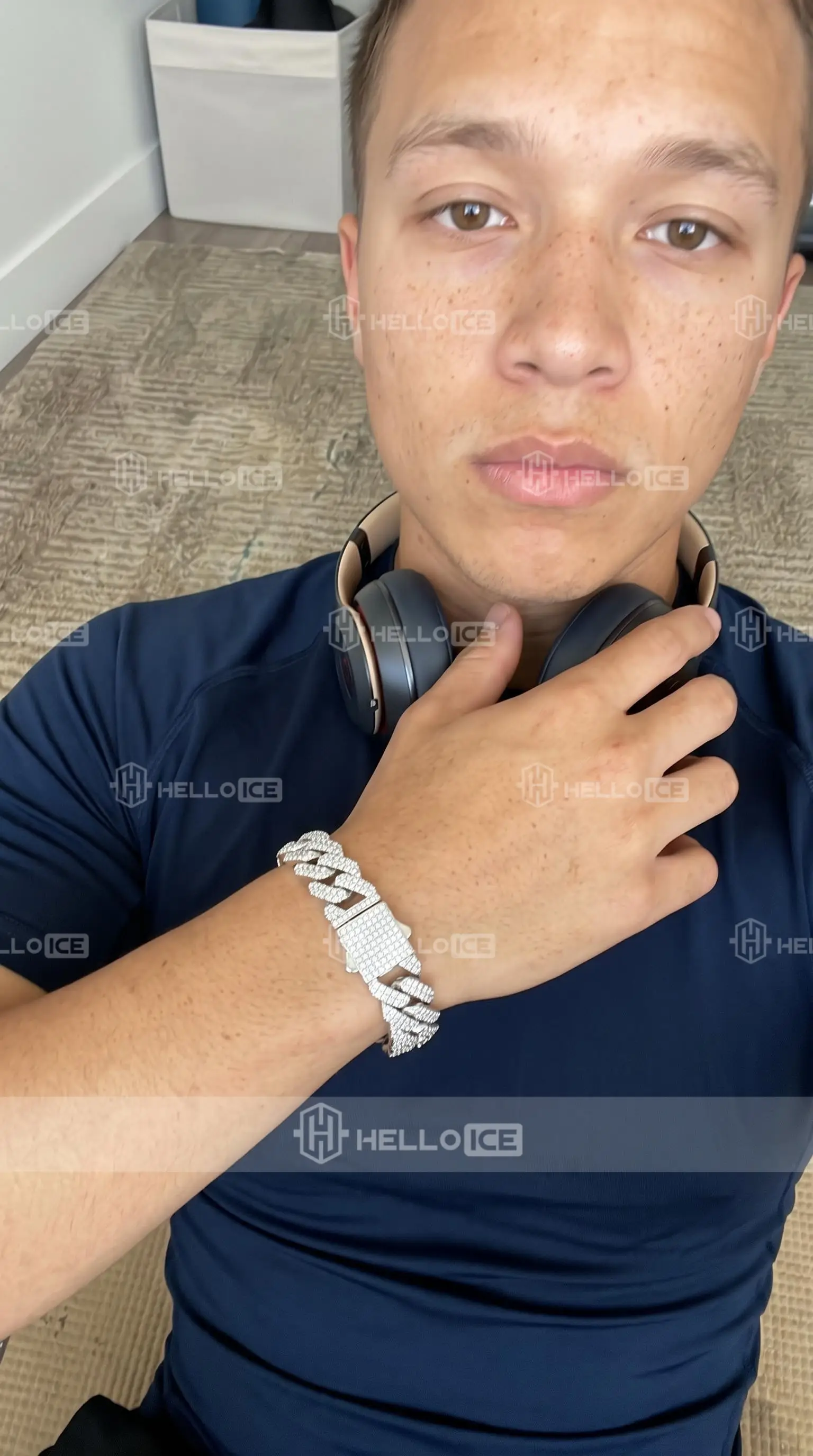 Helloice Review Image