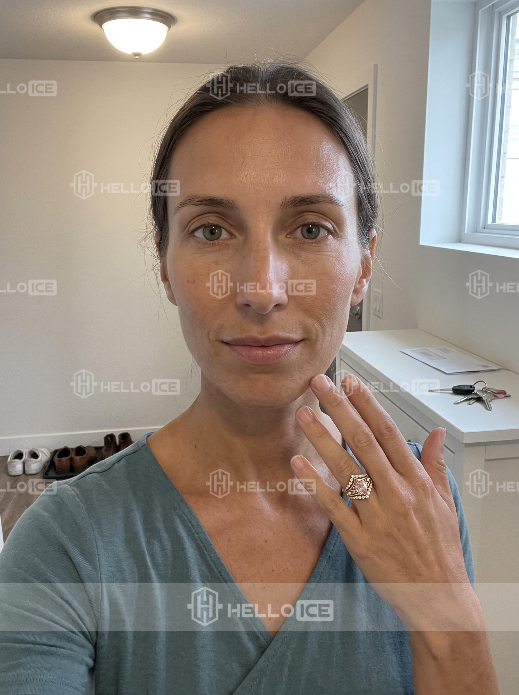 Helloice Review Image
