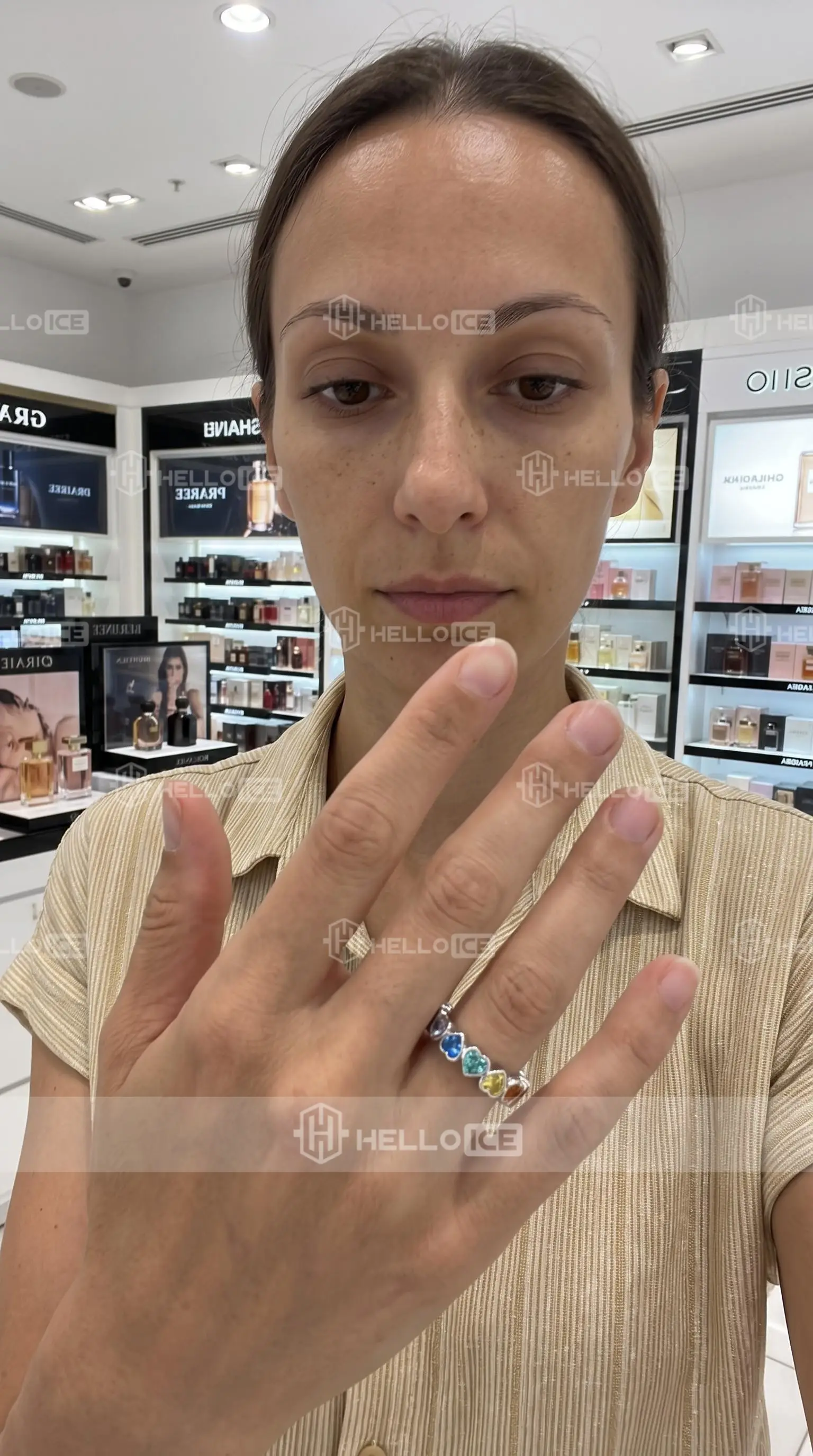 Helloice Review Image